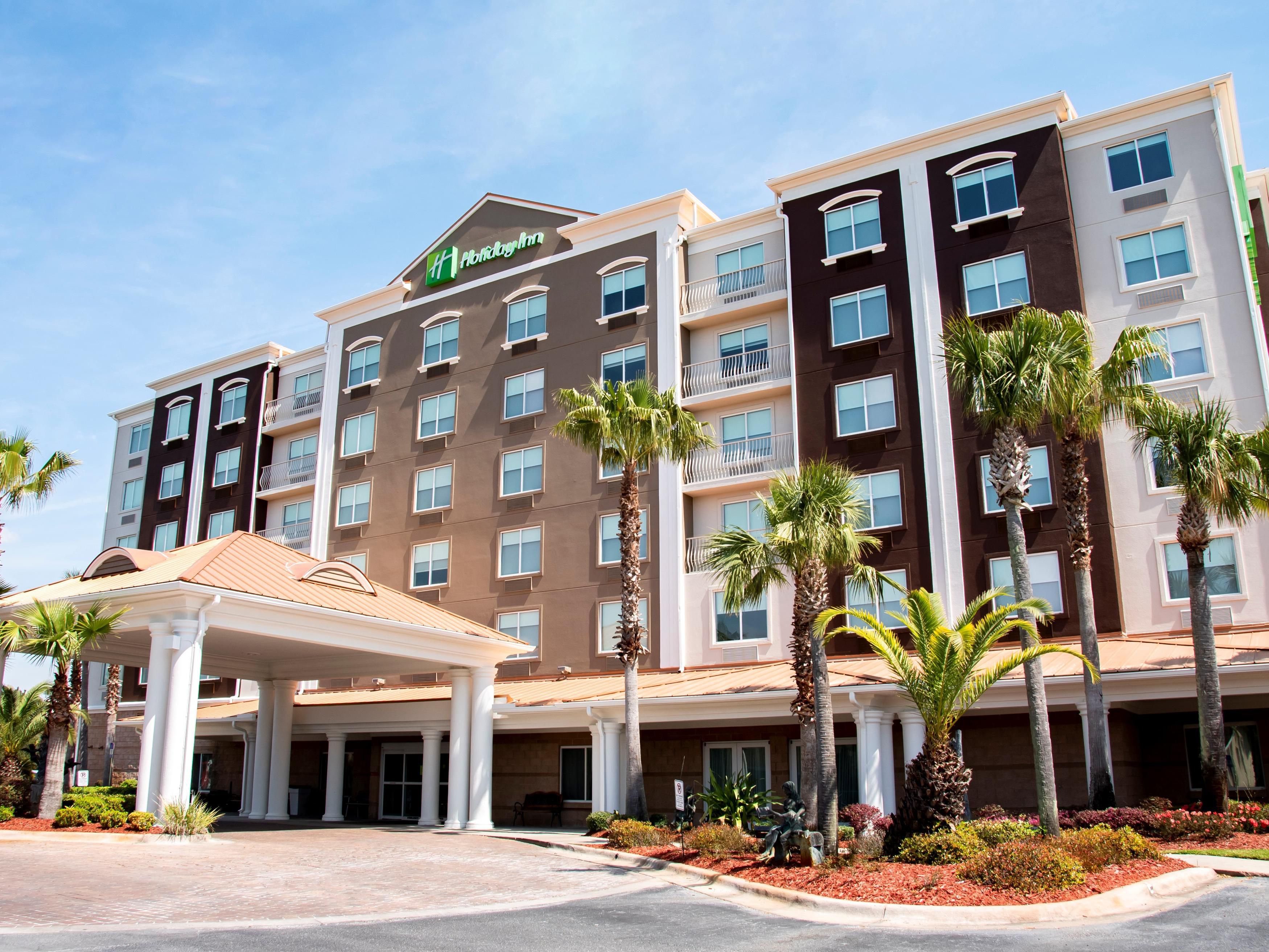 Stay just a short drive from the University of Florida in Gainesville and other North Florida colleges. Whether you’re visiting a student, attending a game, or touring campuses, our convenient Lake City, FL hotel keeps you close to it all.