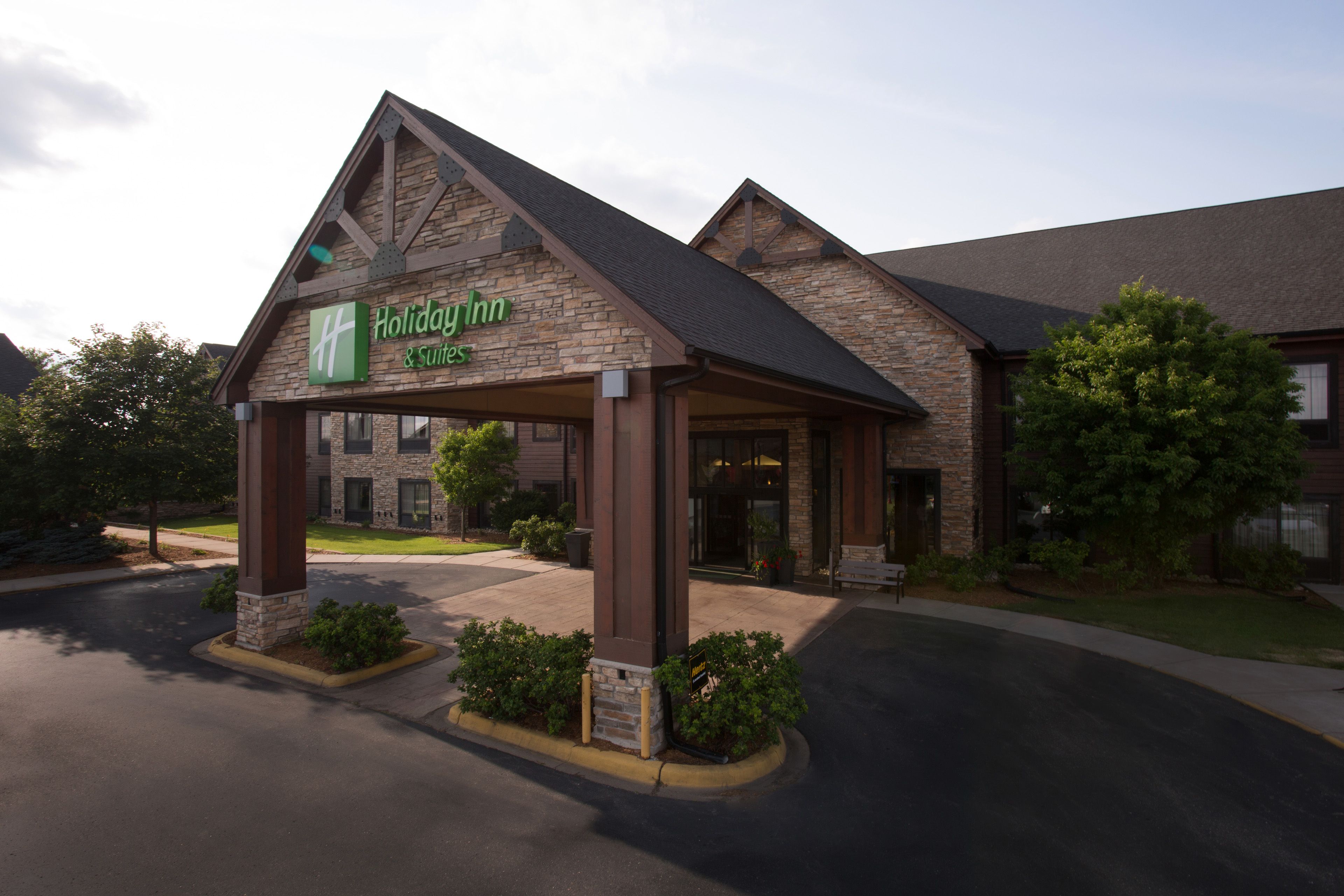 Downtown St Paul Hotels Near Lake Elmo Holiday Inn Suites St Paul Ne Lake Elmo