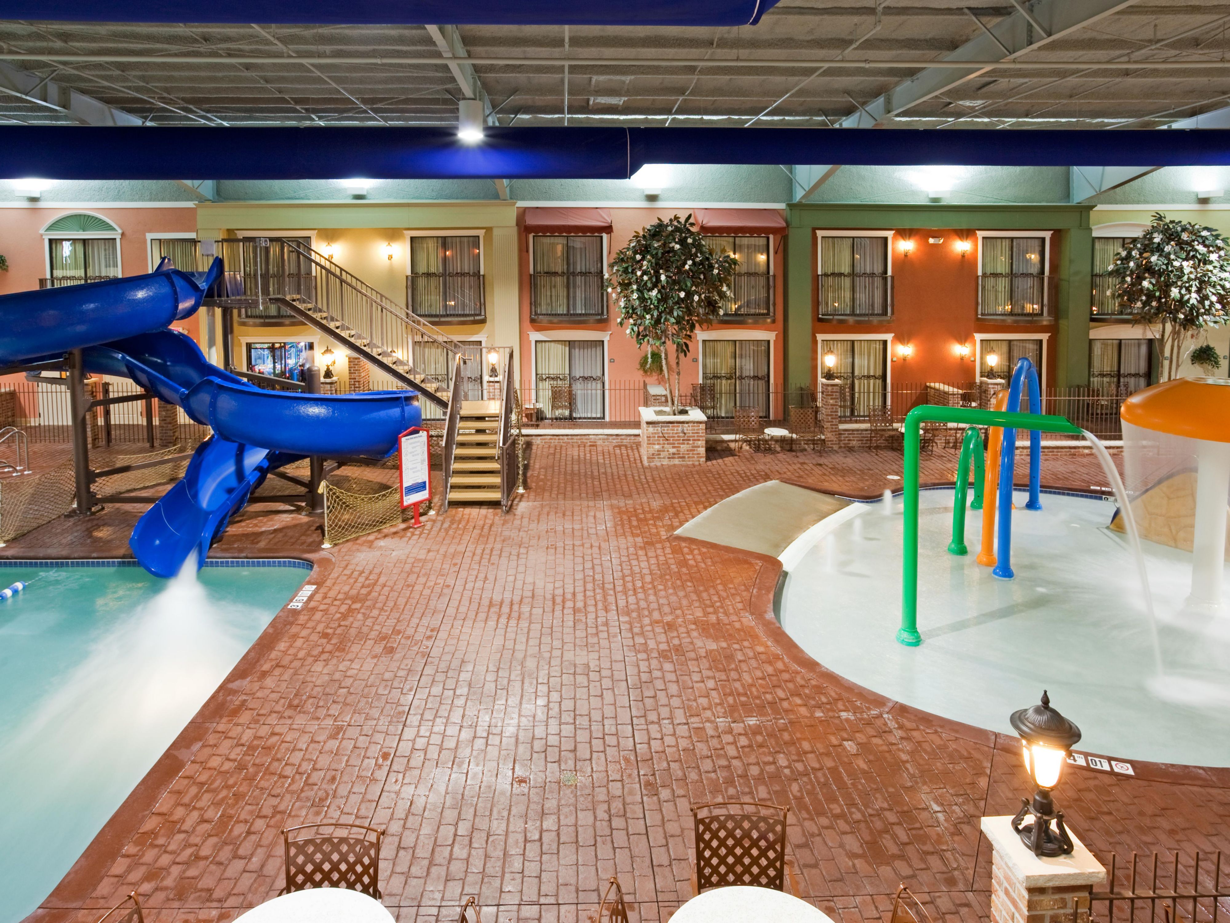 Swimming Pool-Fountain Park and Slide