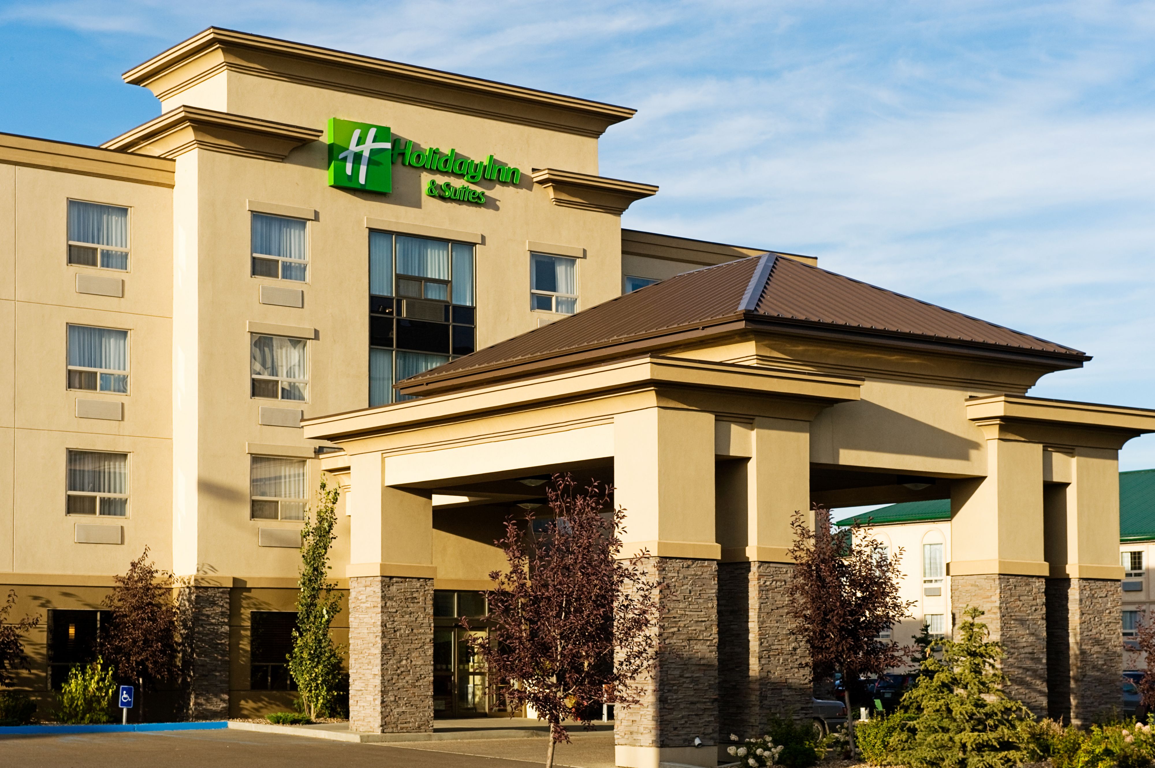 Holiday Inn & Suites 劳埃德明斯特