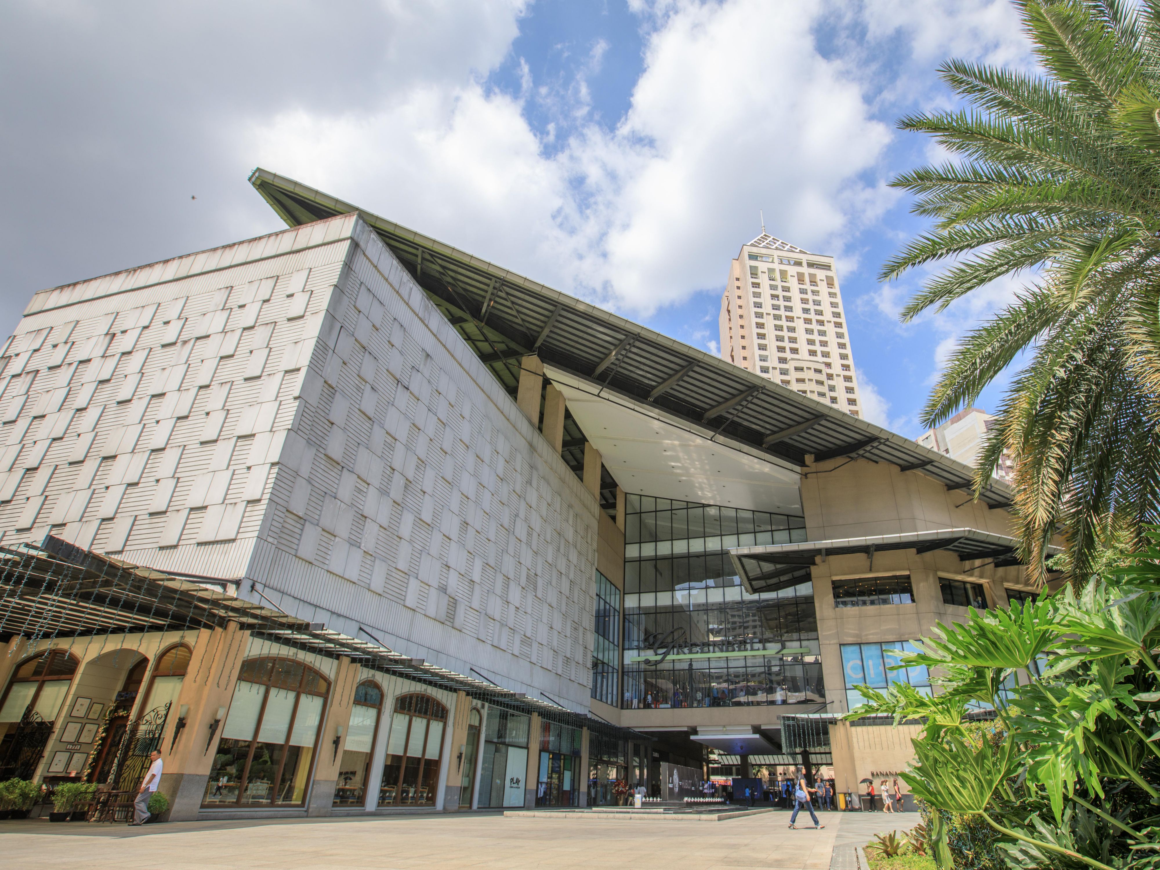 Take a leisurely stroll in Makati's Greenbelt Mall