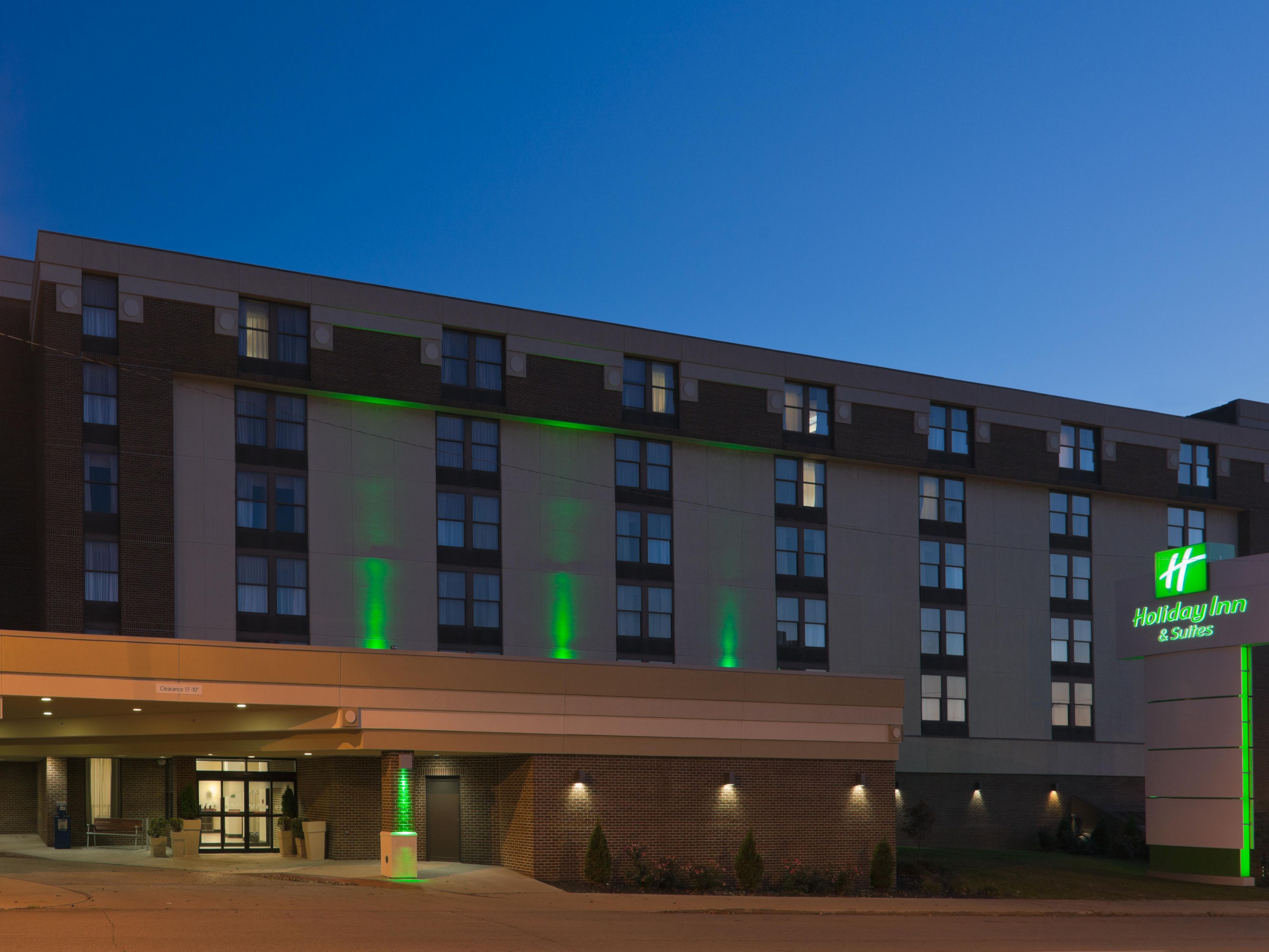 Family Hotels In Mansfield Ohio Holiday Inn Suites Mansfield Conference Ctr