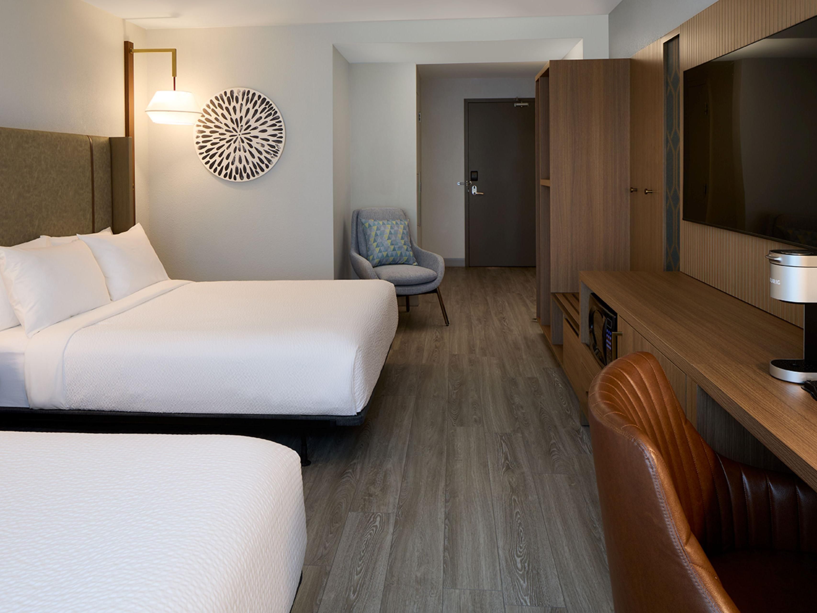Comfortable Two Queen Bed Guestrooms 