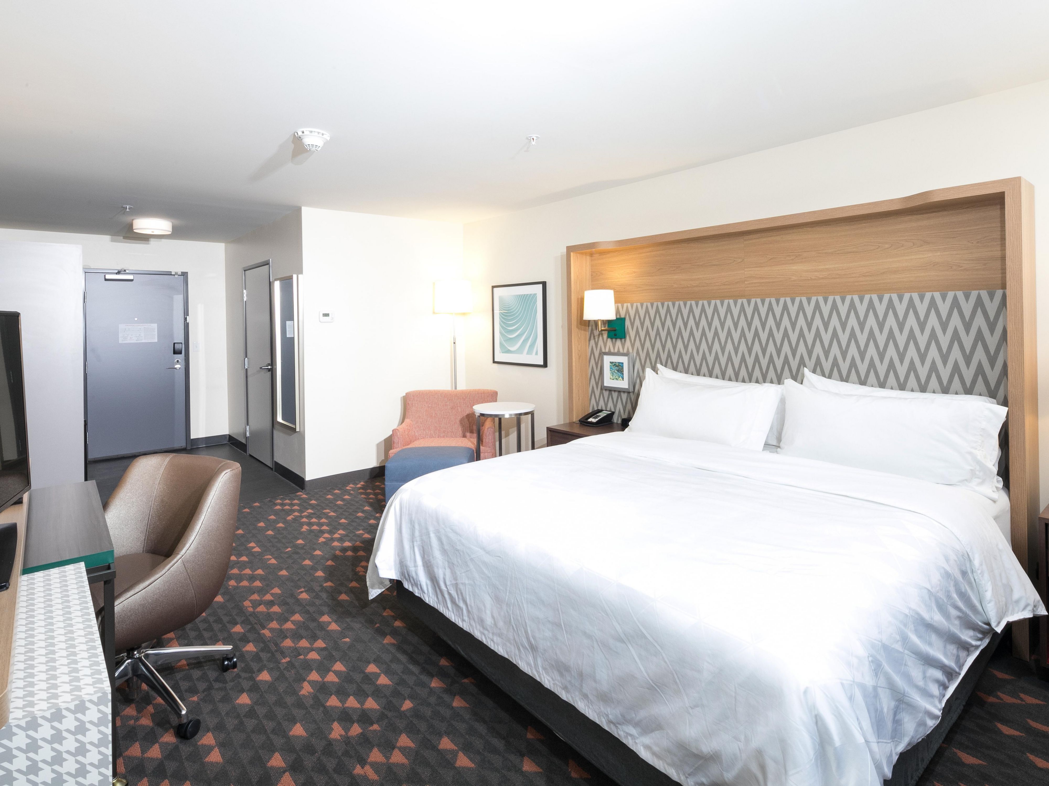 Enjoy king bed standard guest room with complimentary wifi