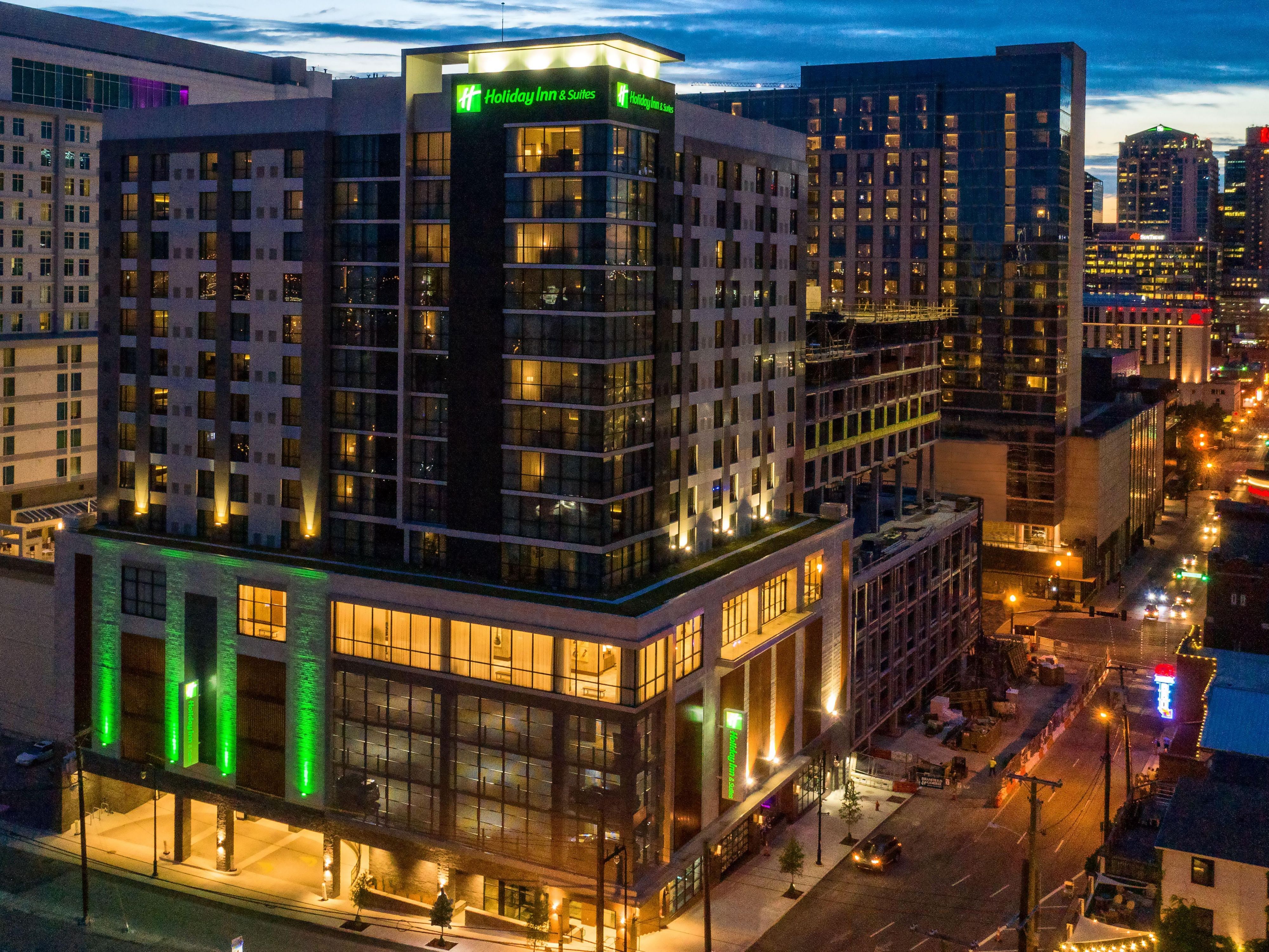 Kid Friendly Hotels In Downtown Nashville TN Holiday Inn Suites   Holiday Inn Hotel And Suites Nashville 6071774744 4x3