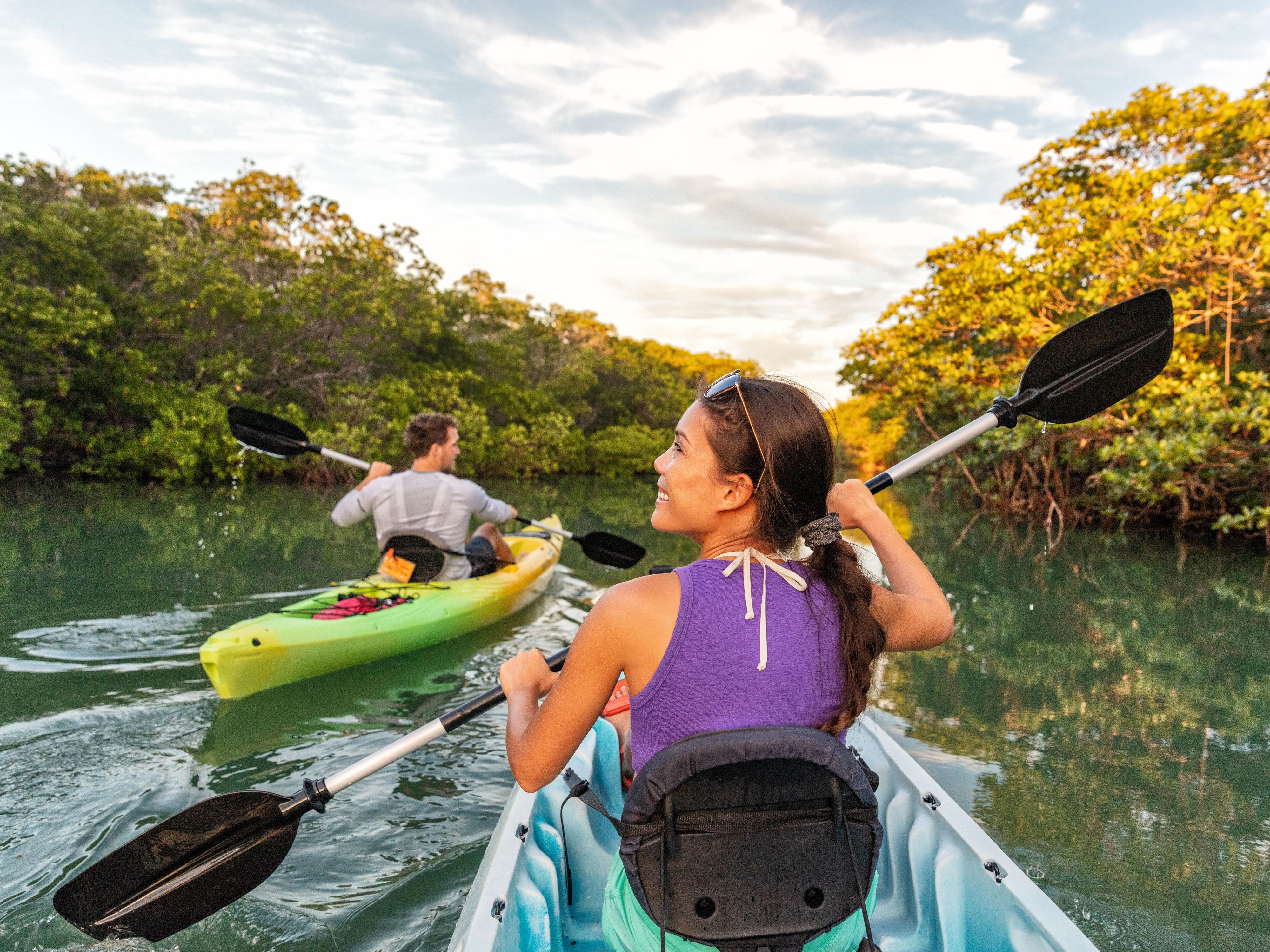 Wir sind Ihre ideale Wahl für Ihren Aufenthalt in der Nähe des Rainbow Springs State Park. Besuchen Sie ganz einfach die Kopfquellen des Parks, um im klaren Frischwasser zu schwimmen oder ein Kanu oder Kajak zu mieten. Genießen Sie einen Spaziergang vorbei an wunderschönen Wasserfällen und Gärten oder machen Sie ein Picknick. Der Park ist ein Ort von einzigartiger Geschichte und natürlicher Schönheit und eignet sich perfekt für einen Tagesausflug für Gäste.