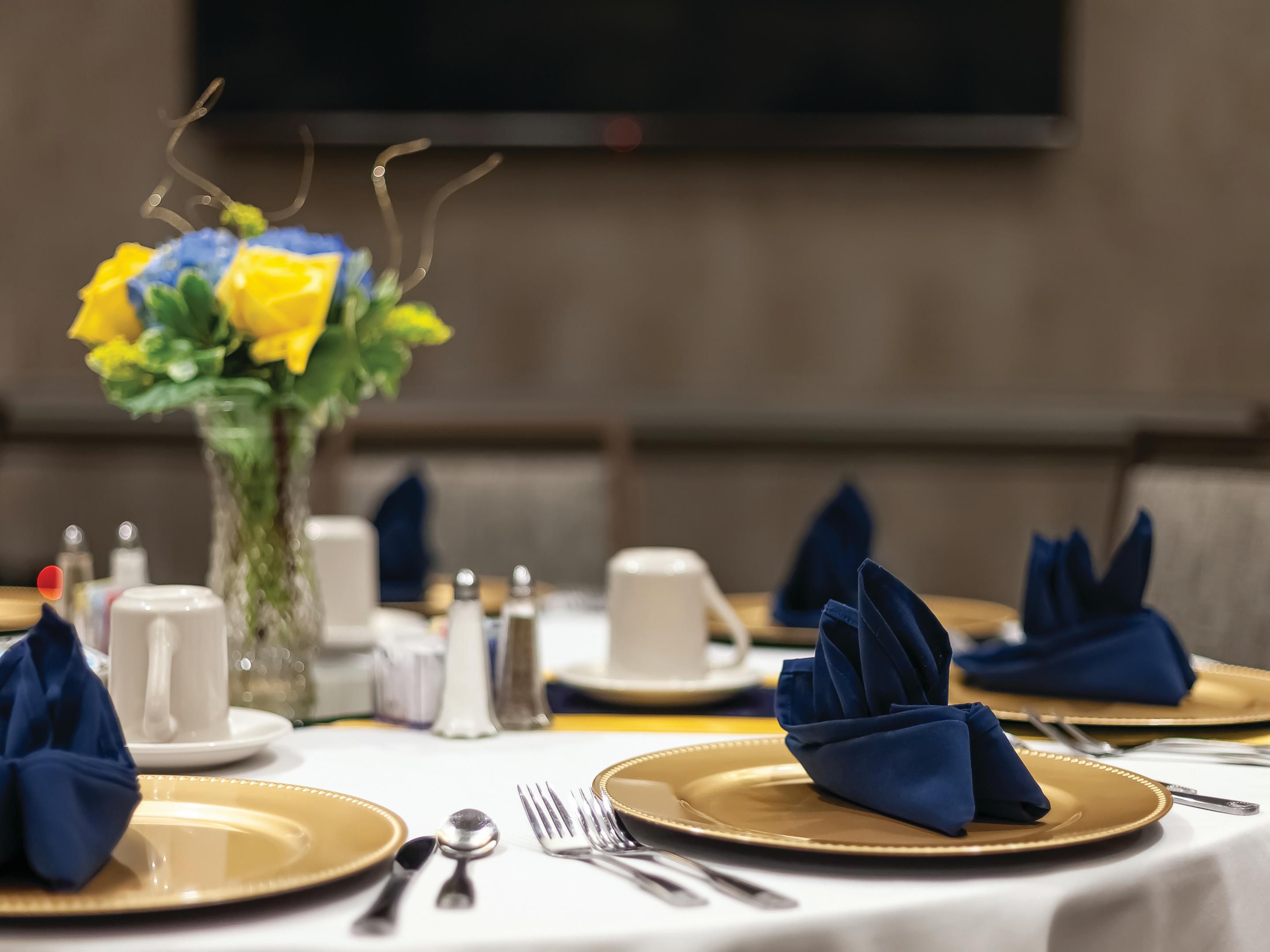 We offer several private event spaces for rental. On-site professional event planners help to coordinate your upcoming meeting or event - from the initial planning through the day of the occasion!