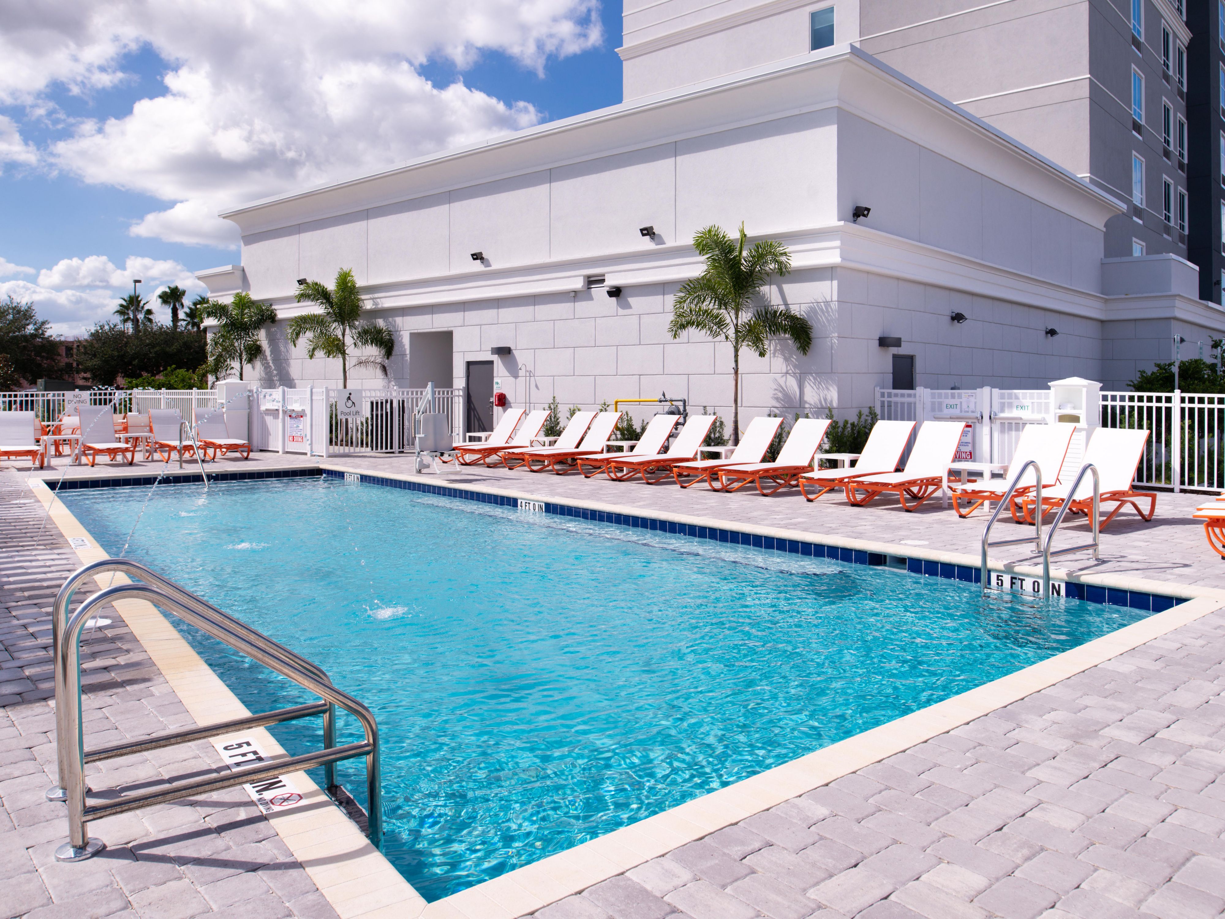 Orlando Holiday Inn pool