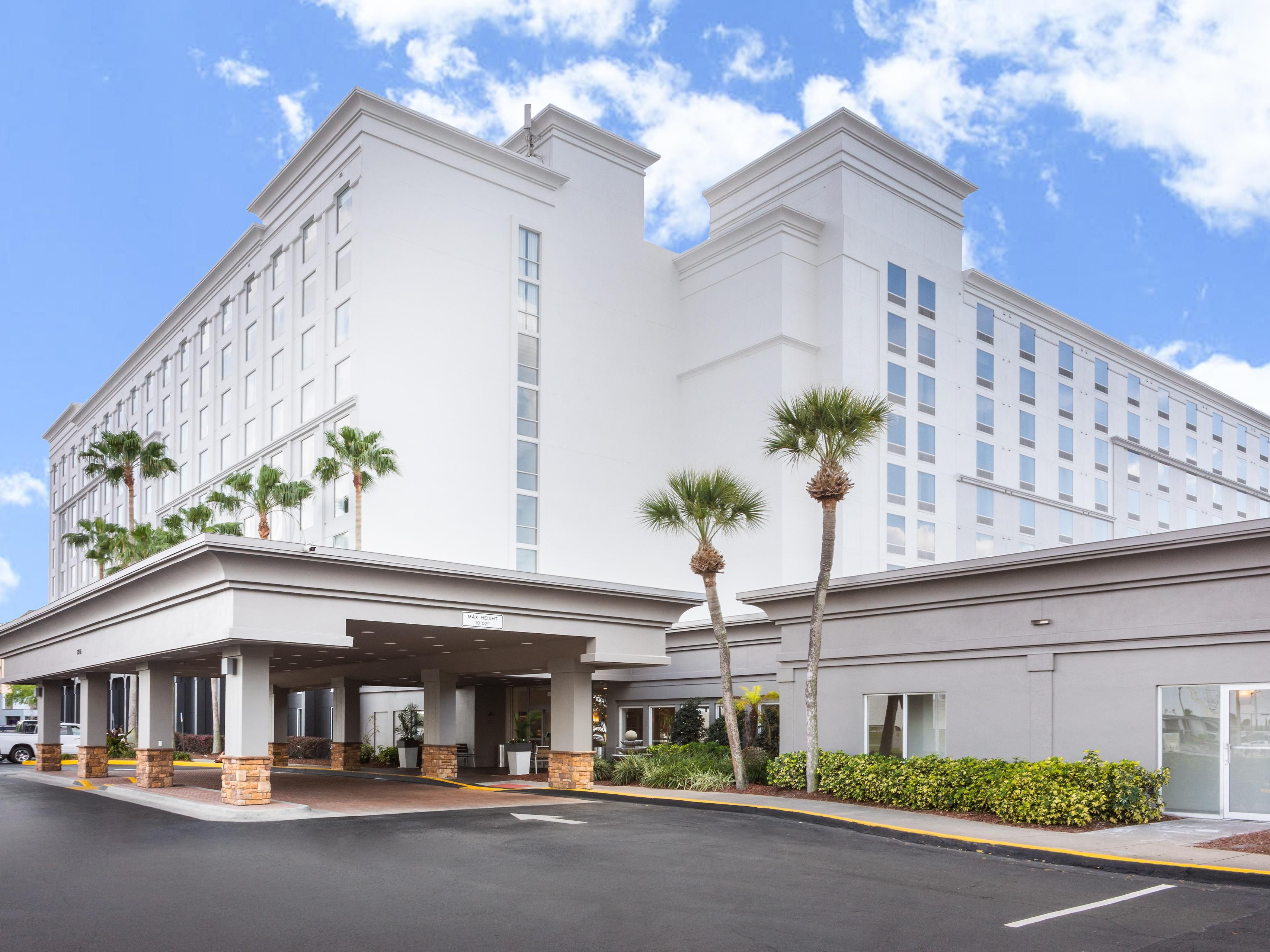 Holiday Inn Hotel And Suites Orlando 6991632140 4x3