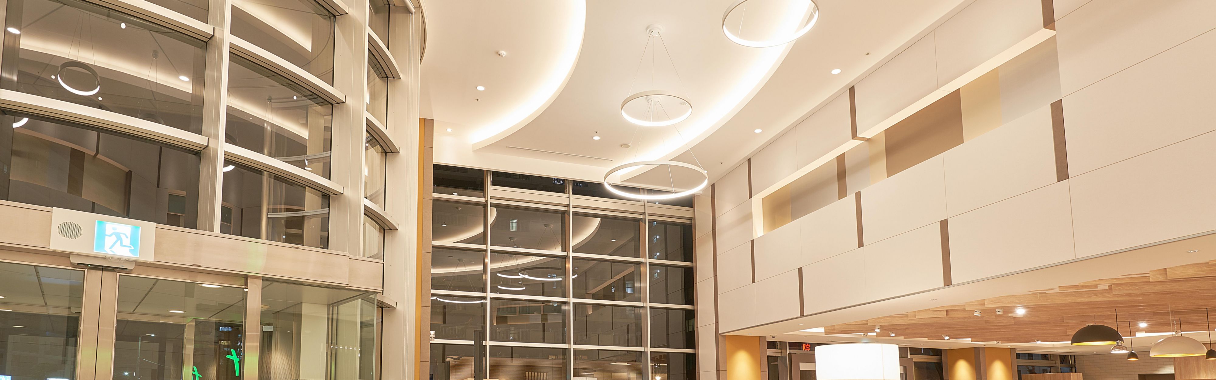 ホリデイ イン スイーツ新大阪