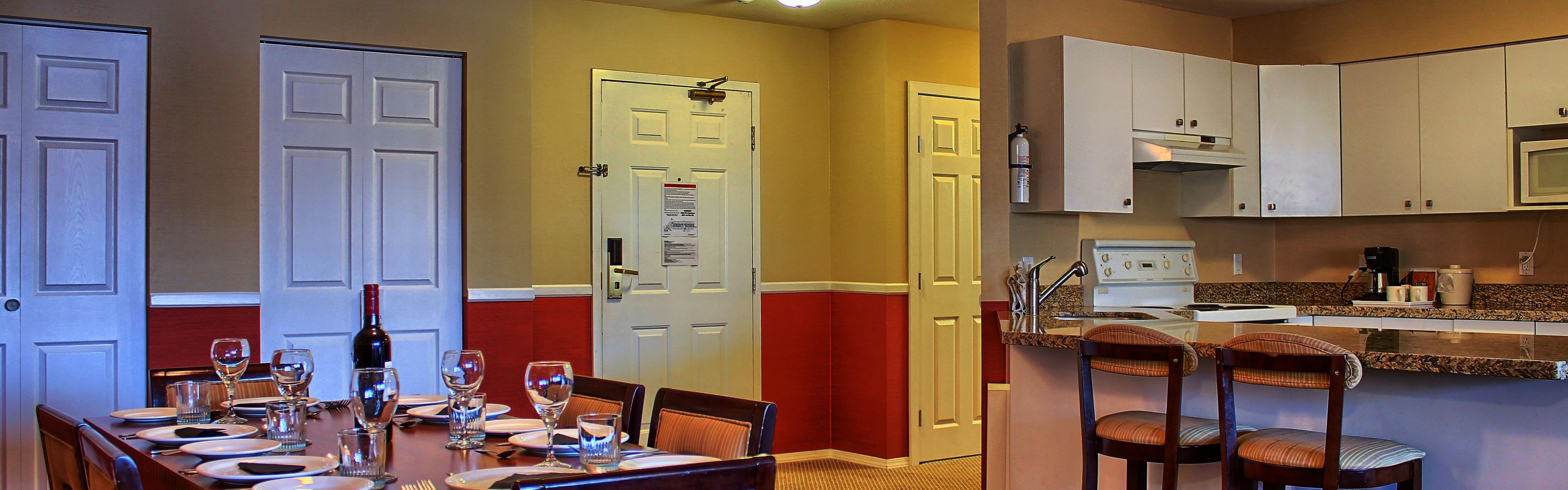 Holiday Inn Hotel Suites Osoyoos Room Pictures Amenities