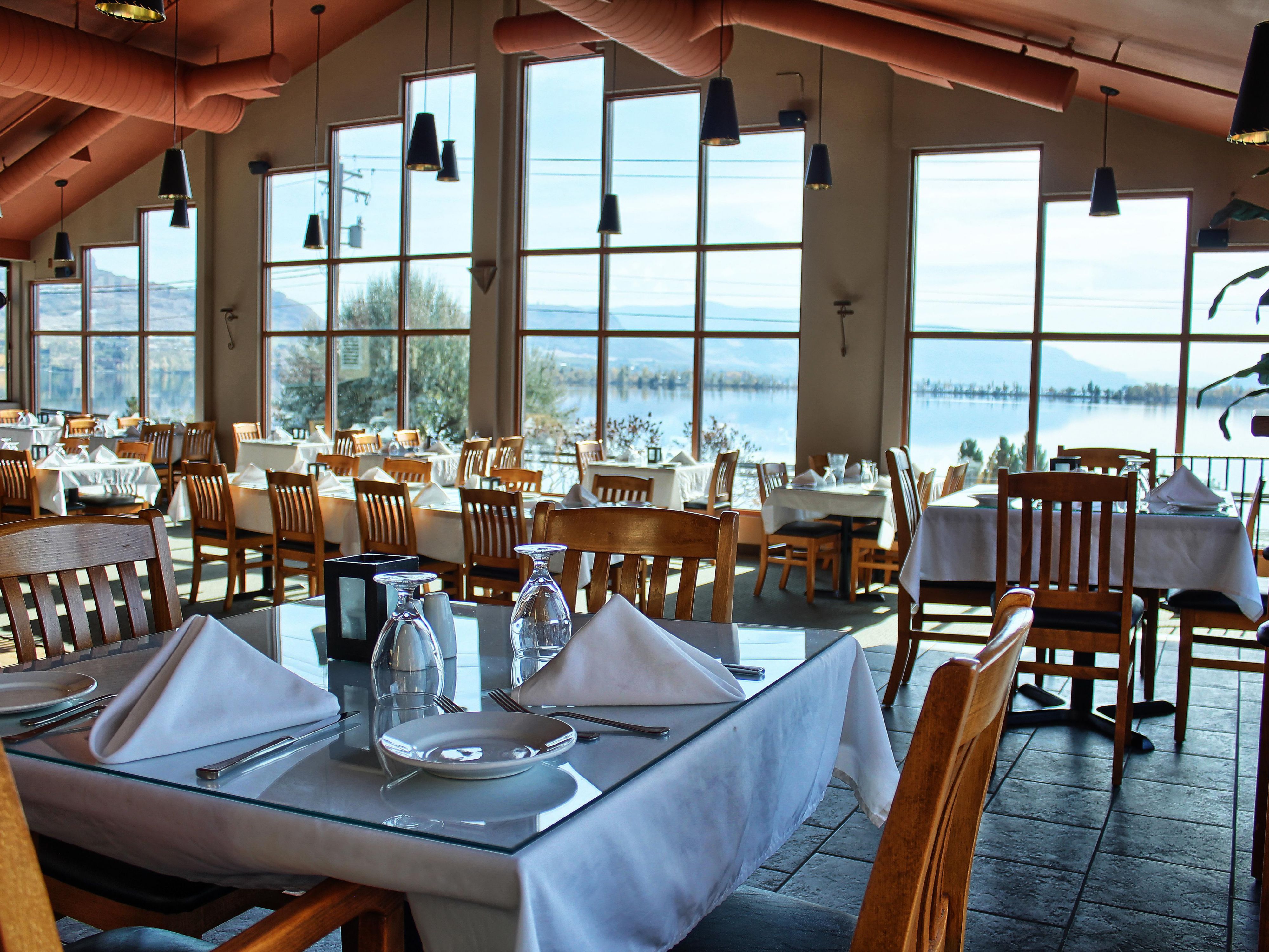Located on the second floor of the Holiday Inn and Suites Osoyoos, BC, the restaurant overlooks the stunning views of Osoyoos Lake.  This fabulous restaurant and lounge features a creative, fresh menu with an extensive wine list.