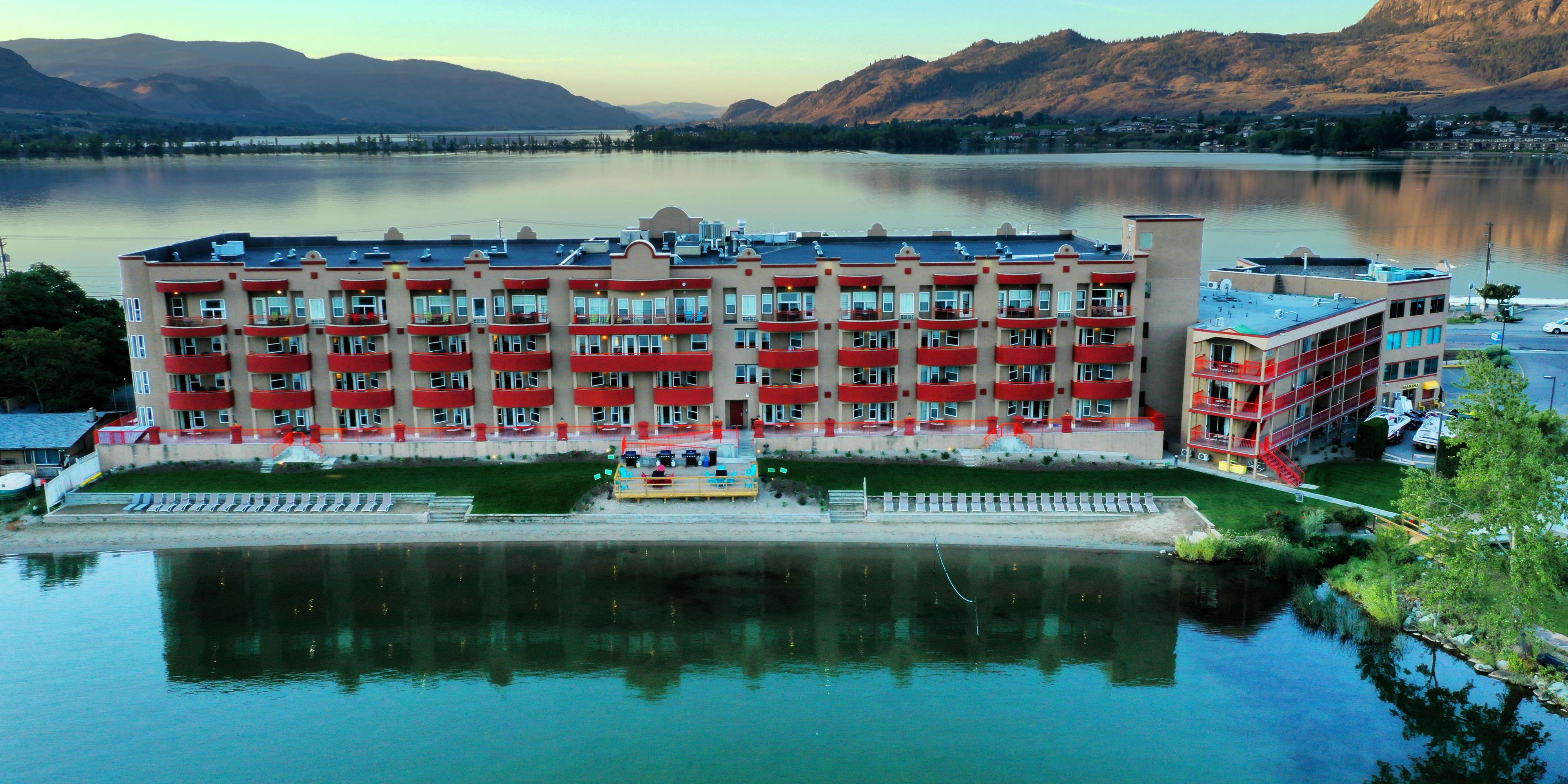 Holiday Inn & Suites Osoyoos