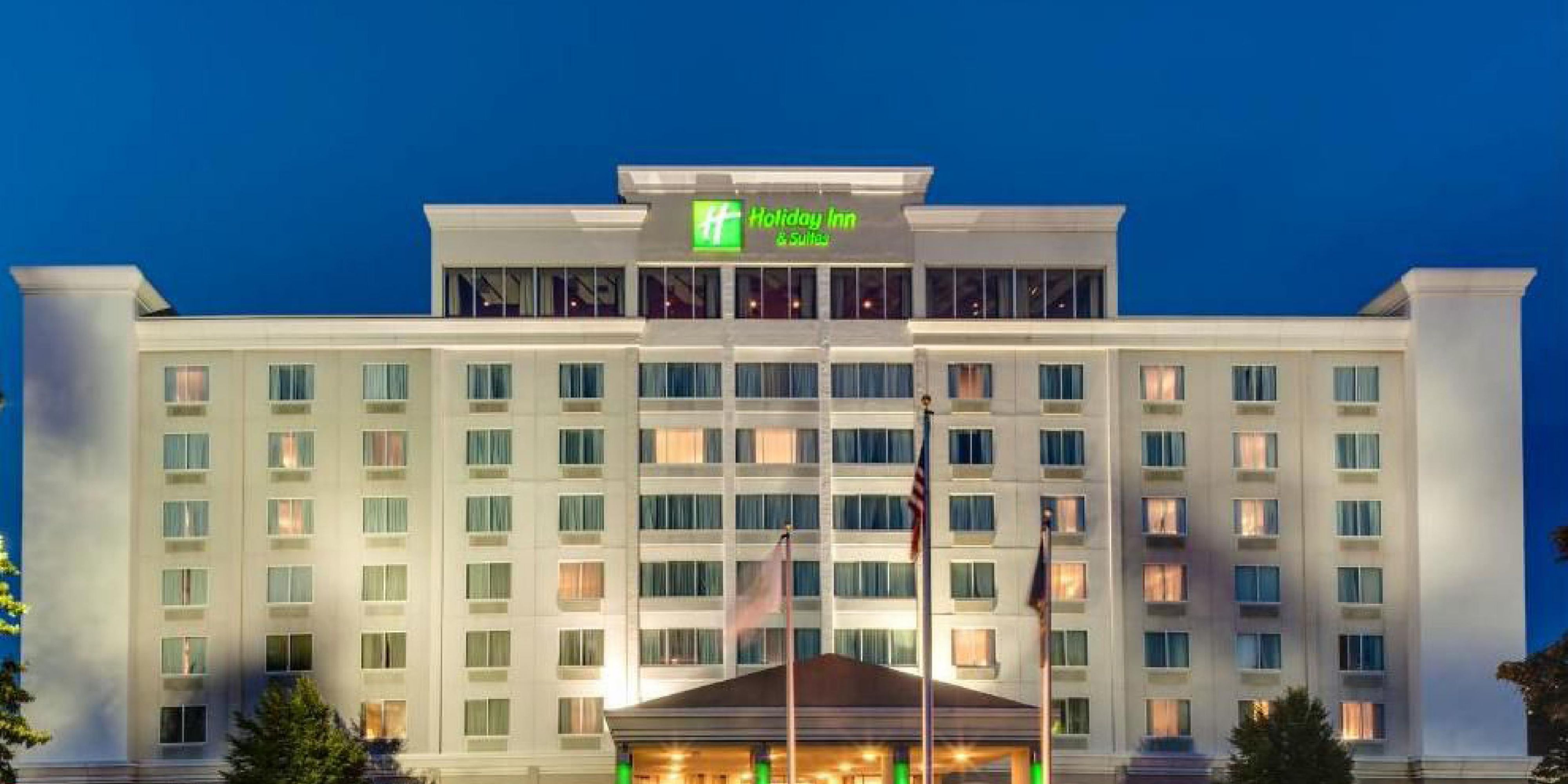 Holiday Inn & Suites Overland Park-West