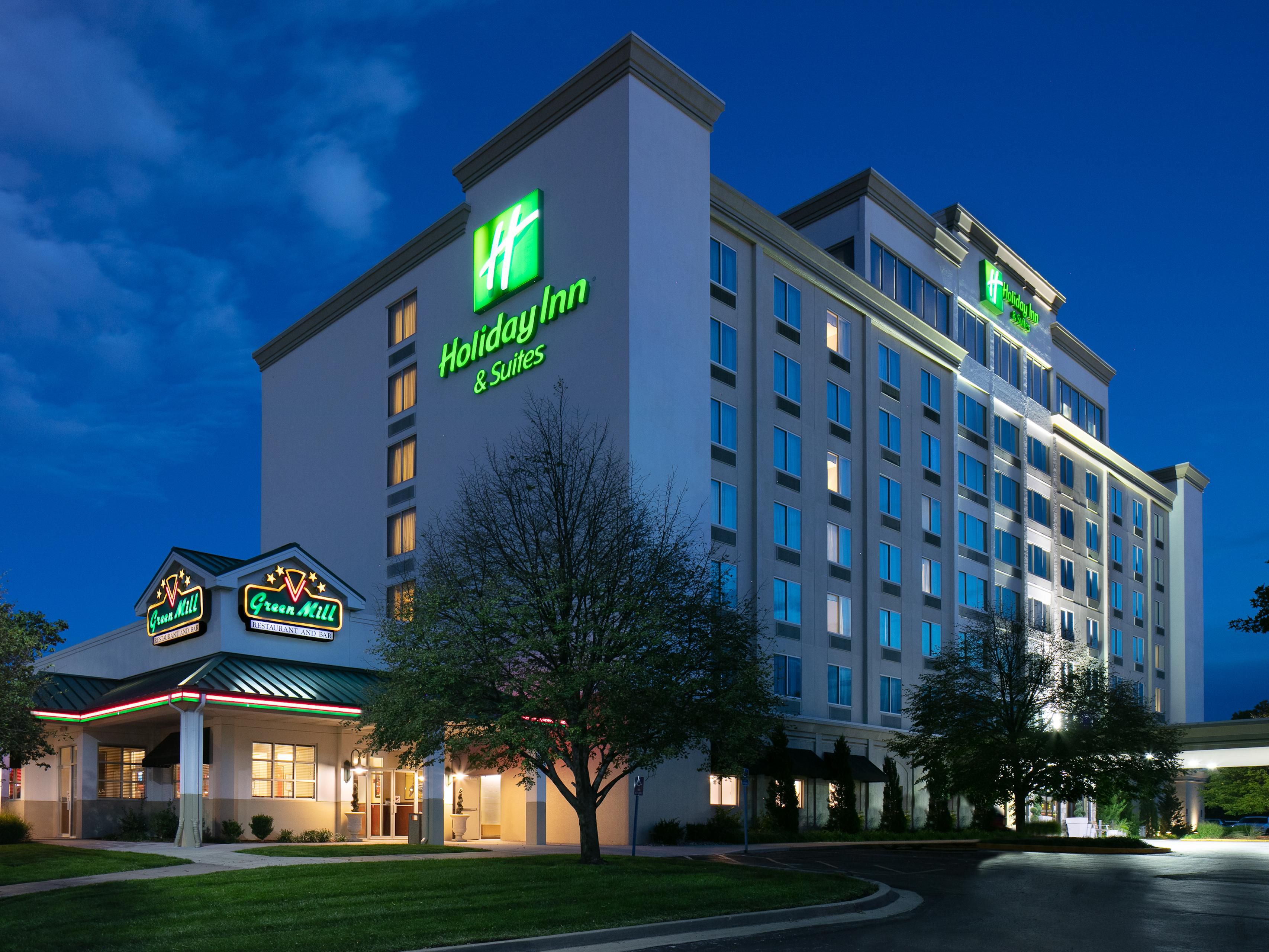 Our Overland Park hotel is just 26 miles away from Arrowhead Stadium in Kansas City. Come cheer on the Kansas City Chiefs and feel the excitement as you wear your red. Arrowhead Stadium is one of the loudest stadiums in the area. If noise bothers you, stop by the front desk for a free set of ear plugs.