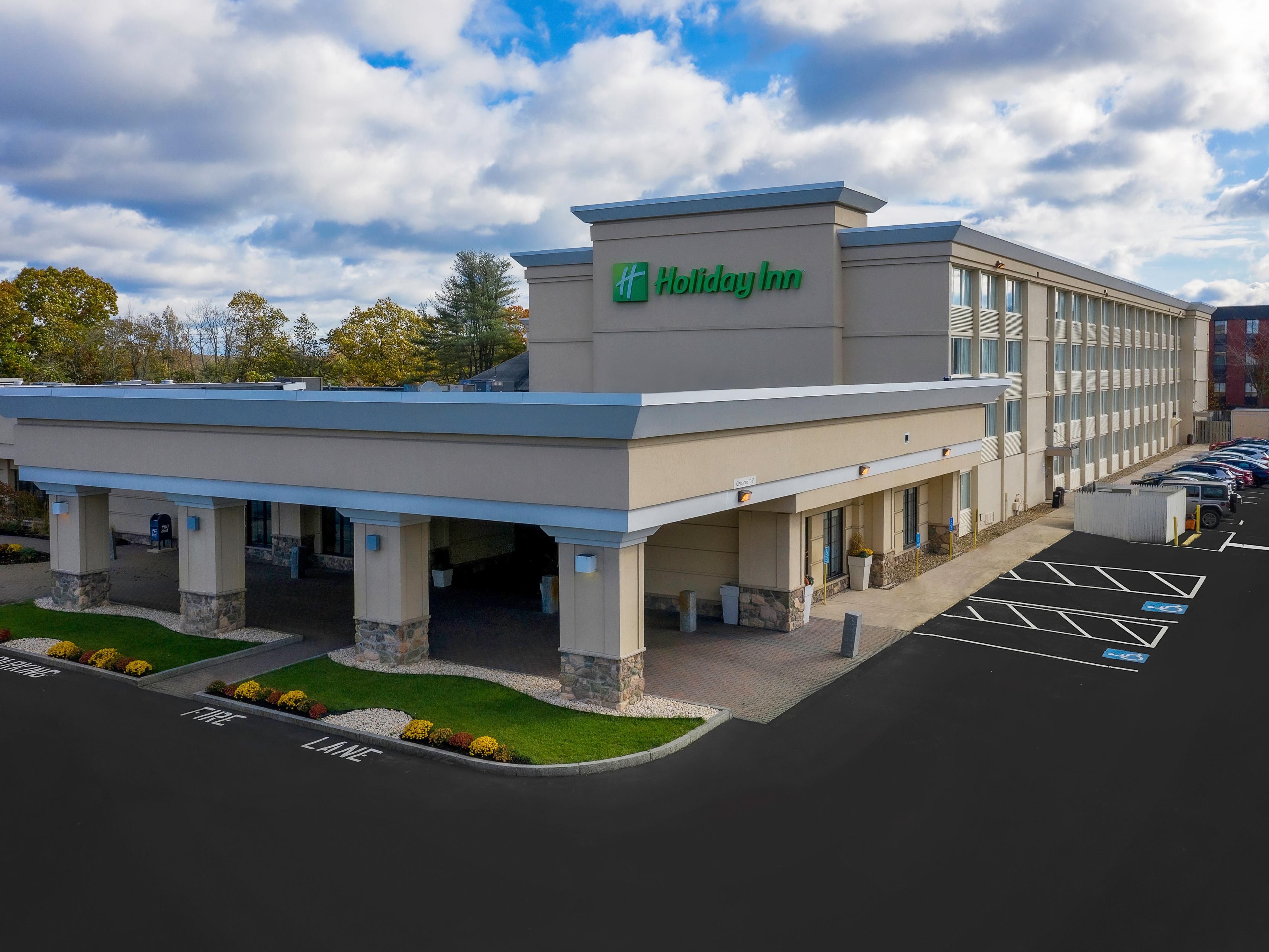 Boston Hotels In Peabody MA With Pools | Holiday Inn & Suites Boston