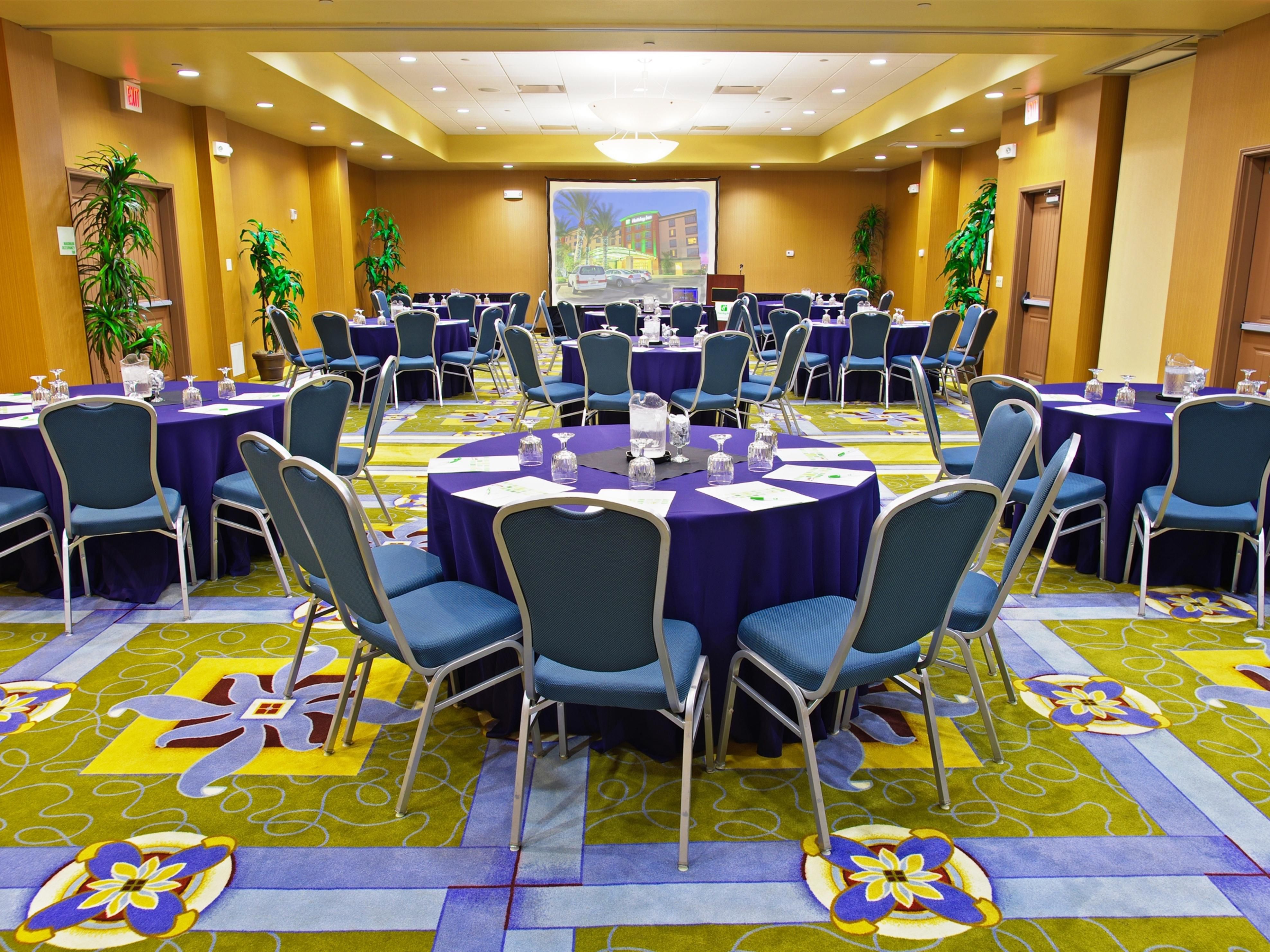Our hotel offers a 2,000 sq. ft. ballroom for small to mid-size business and social gatherings besides  a pre-function area, a board room and a 600 sq. ft. meeting room. Our hotel offers catering services for 20- 150 guests.