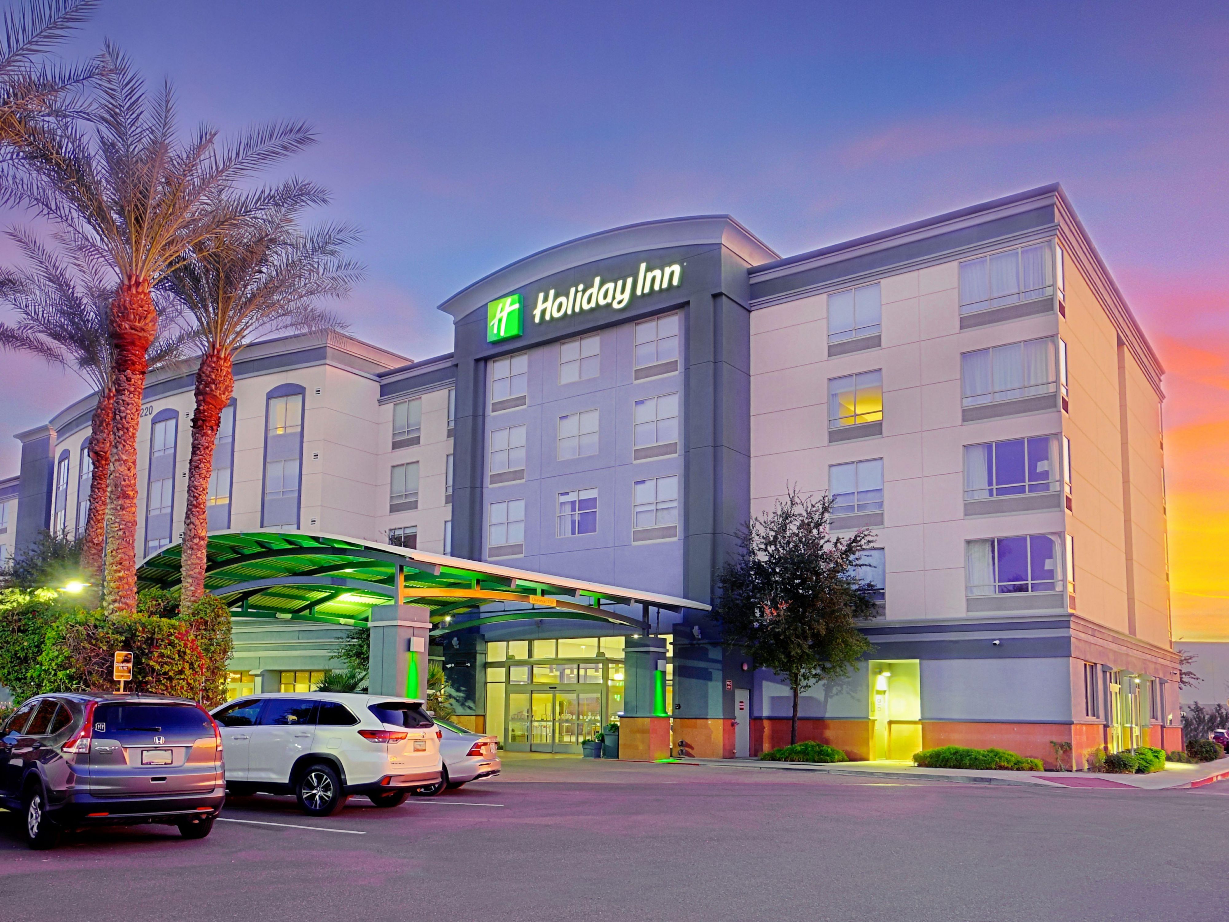 Newly renovated hotel located 1.5 miles from Sky Harbor Airport