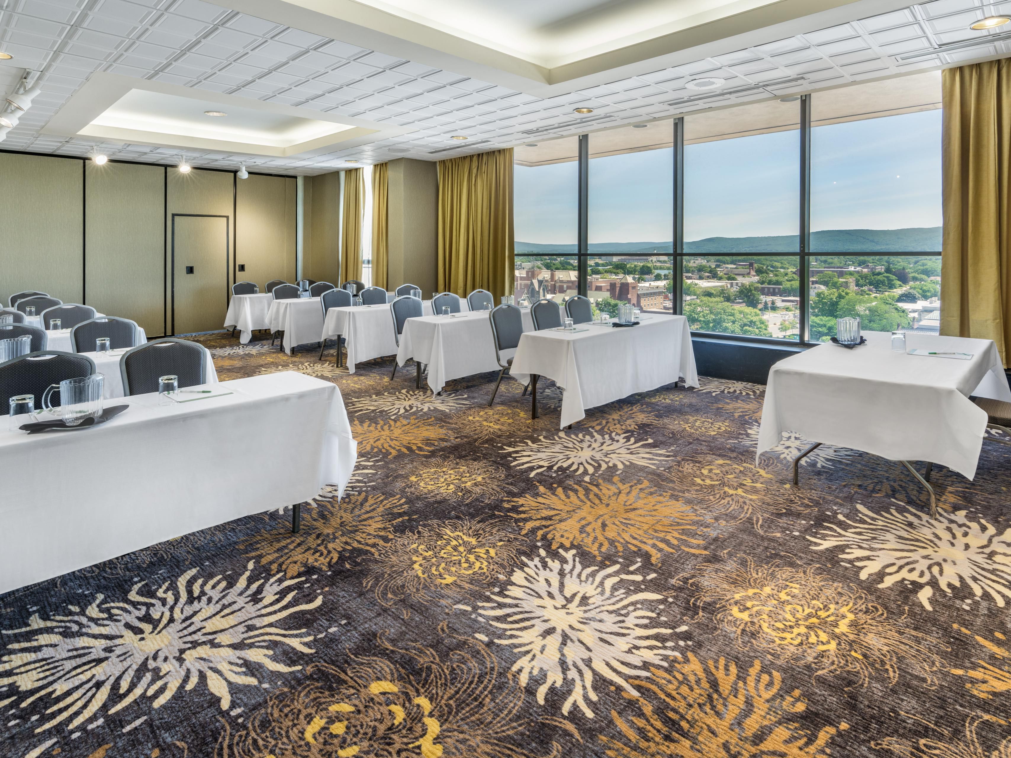 Plan your next function at the region's largest event facility! Our hotel offers 12,000 sq. ft. of versatile gathering places. This expansive banquet space can accommodate everything from intimate meetings of 5 guests to large receptions of up to 1,000. It's the perfect setting for any successful event in the Berkshires.