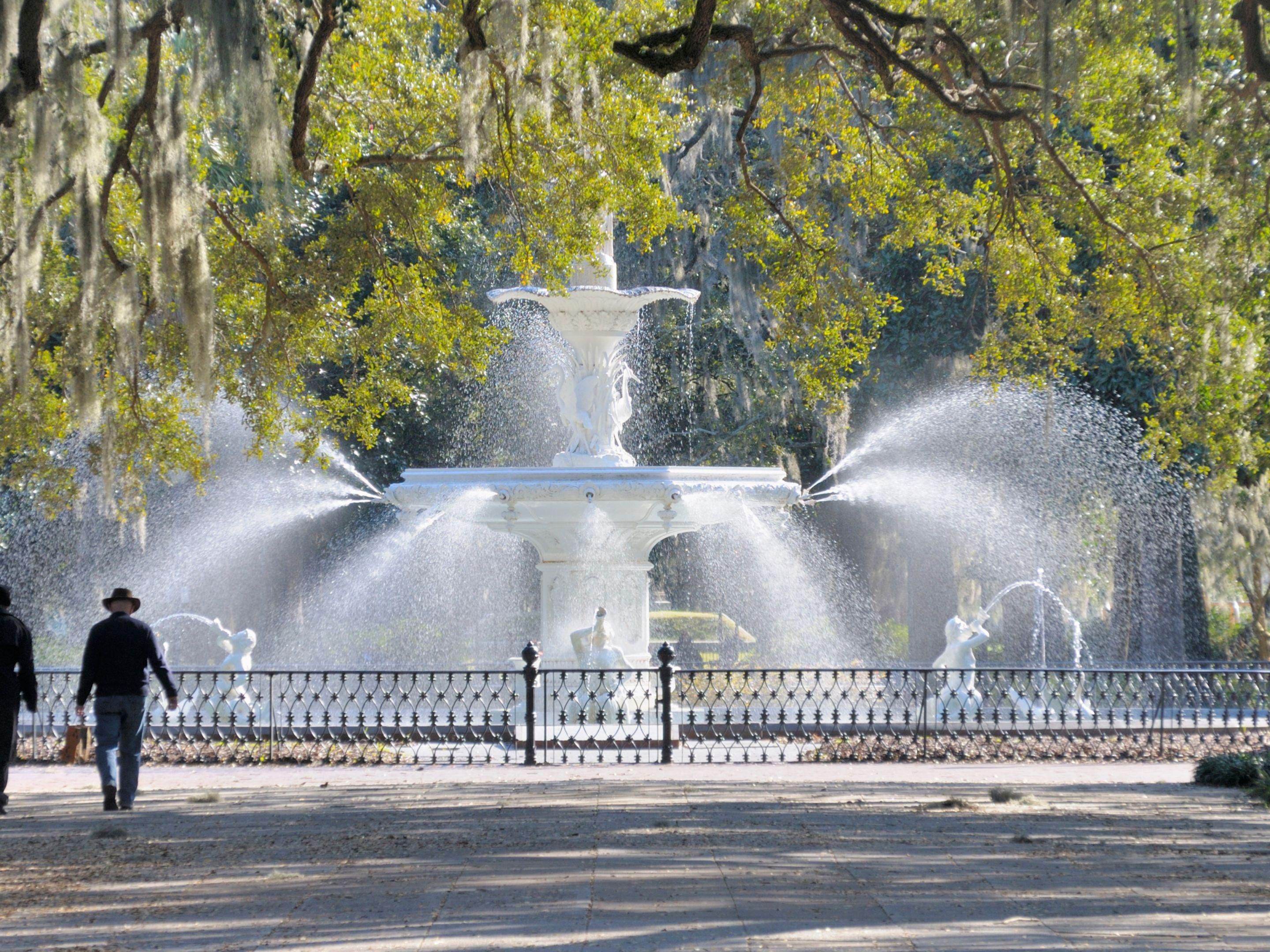 Located just 15 minutes from historic downtown Savannah and River Street.