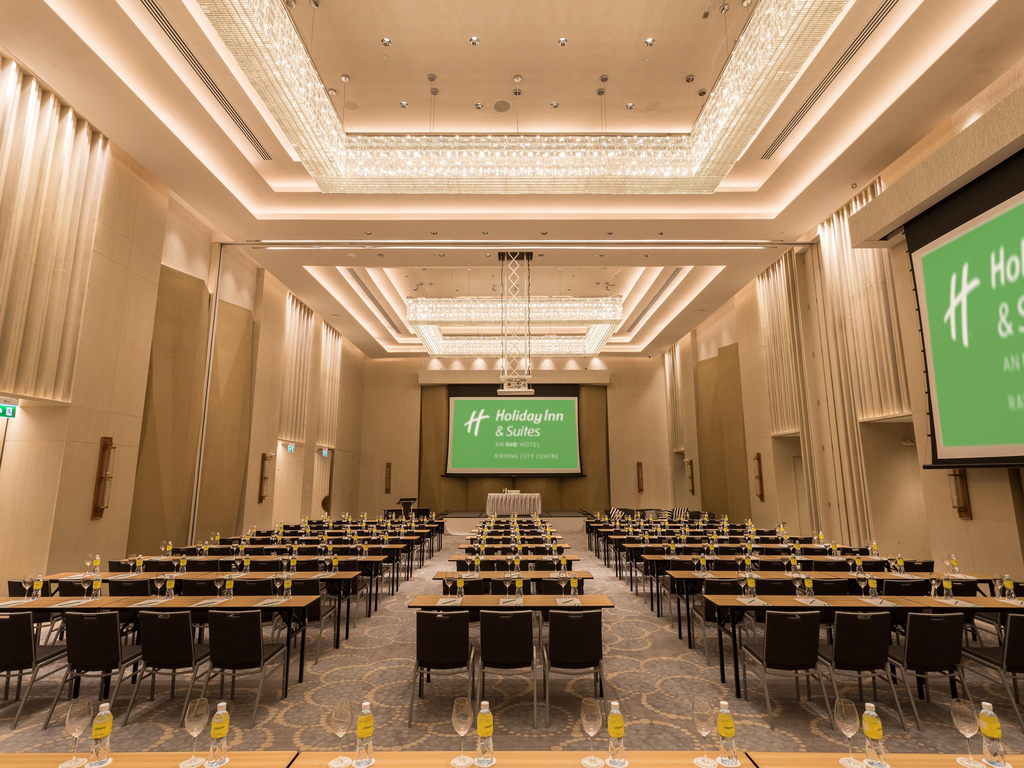 Take advantage of our flexible meeting space spread over 2 levels. From a pillarless Grand Ballroom to smaller meeting rooms and board rooms, we have the perfect space for your meetings and ideas. Complemented with a professional Events team and state of the art technology, all our guests are assured of a successful event at our hotel.