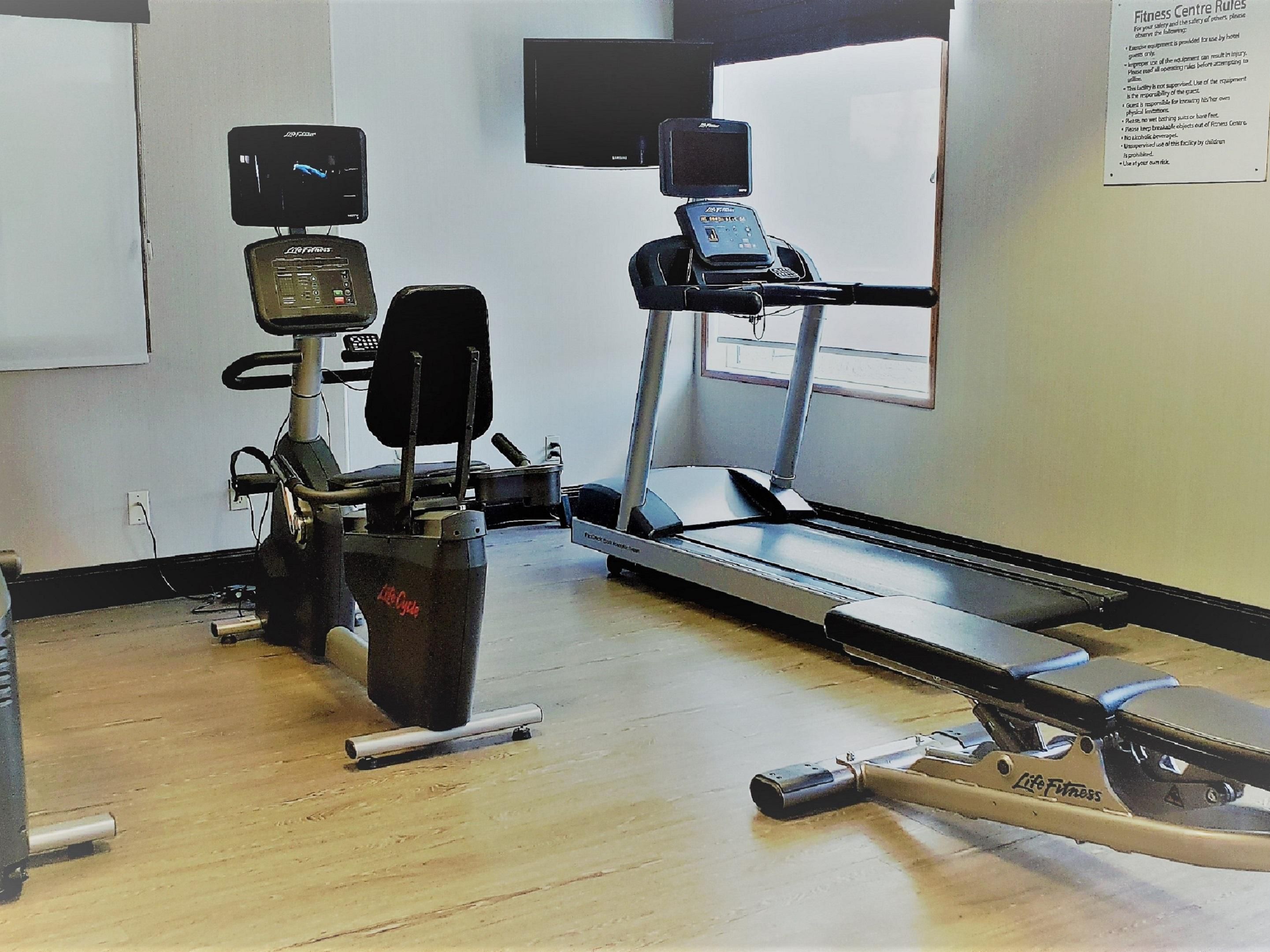 Start your day off feeling your best by using our new fitness center equipments. Hand weights, yoga mats, and medicine balls are available in our workout area.