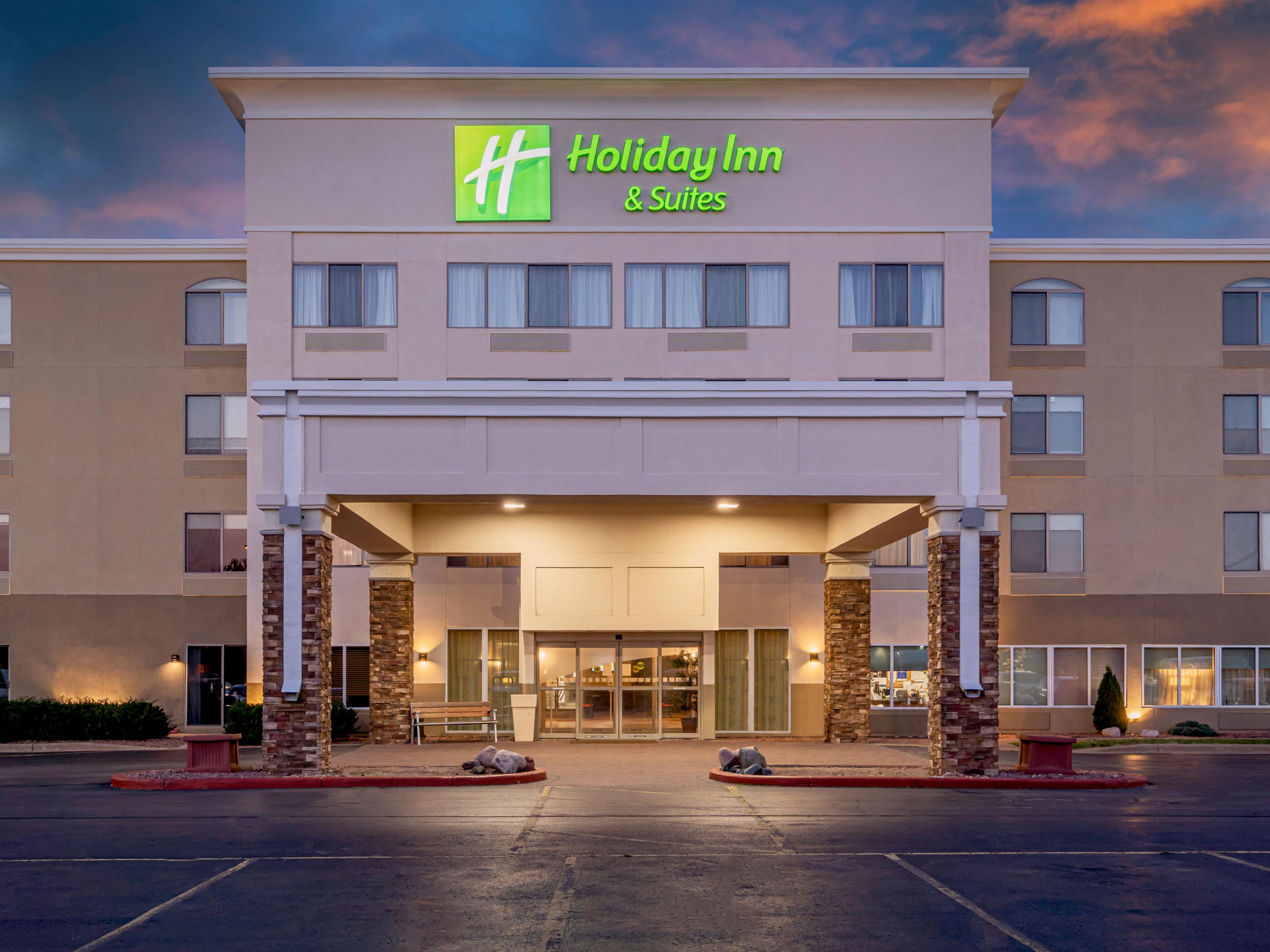Hotel in Rothschild Holiday Inn Hotel & Suites WausauRothschild Hotel