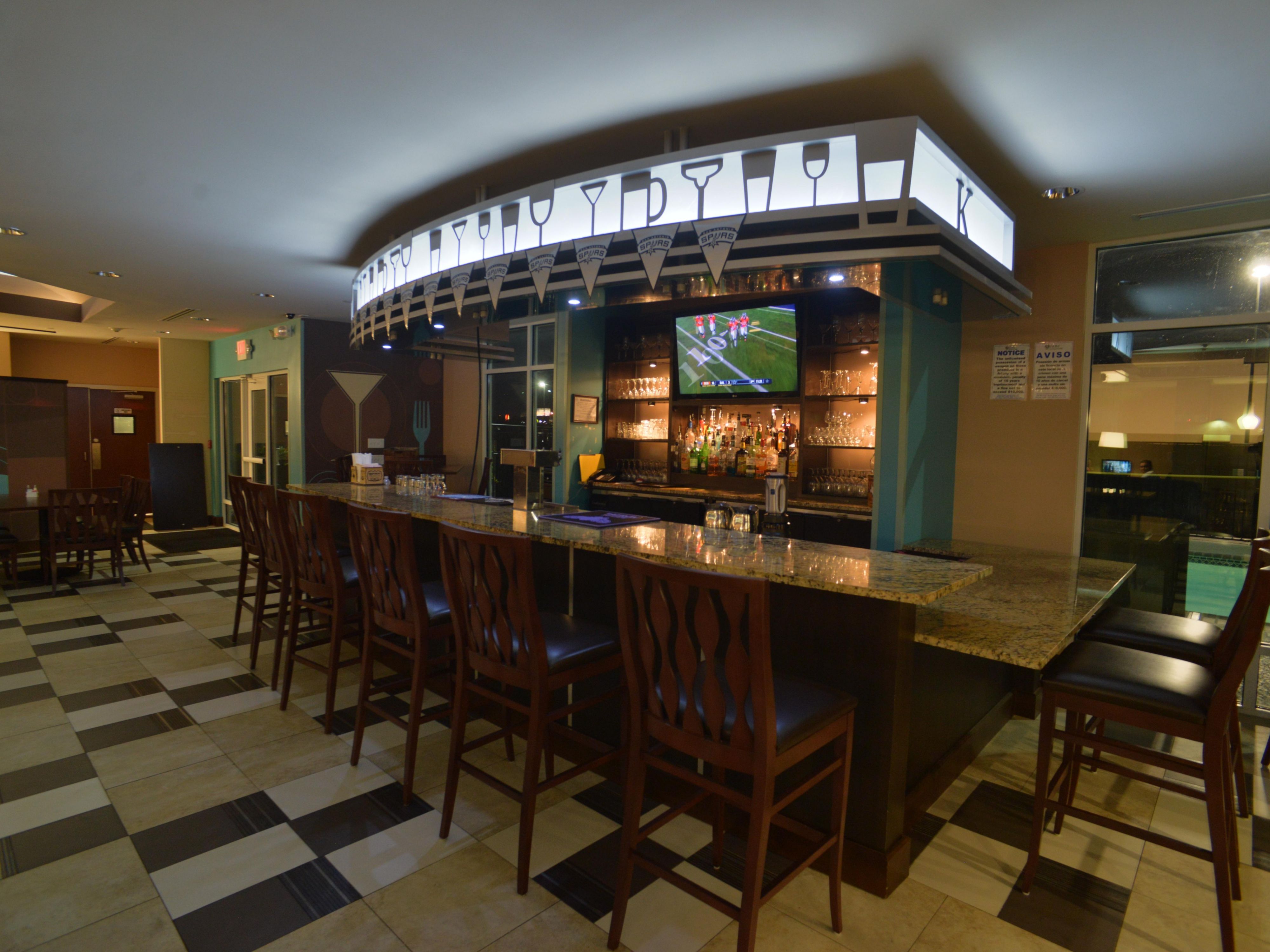 Hotel Near Fiesta Texas & UTSA | Holiday Inn & Suites San Antonio Northwest