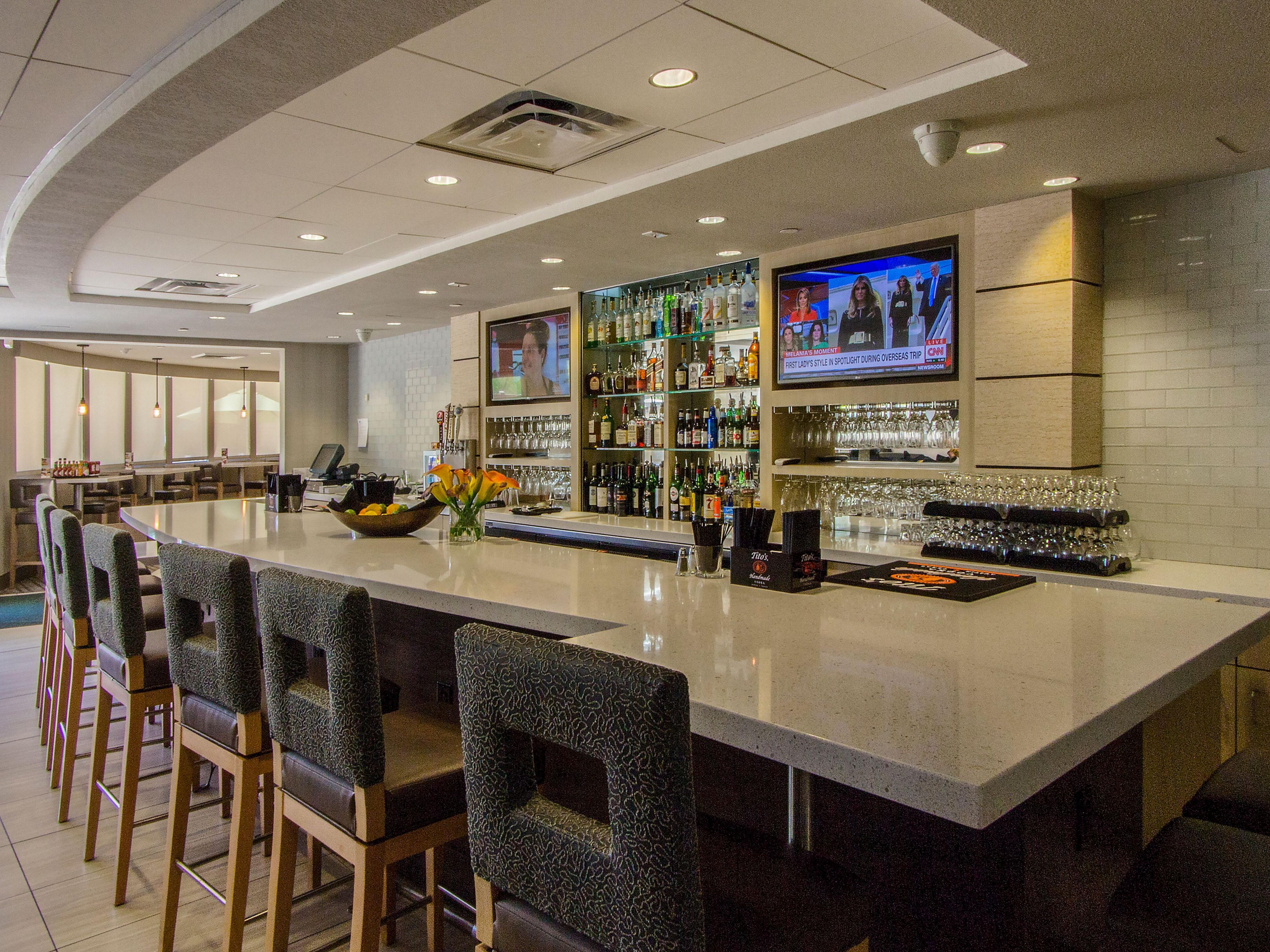 We offer happy hour every day at our restaurant and lounge, Raintree Cafe, featuring drink and appetizer specials. Join us daily from 4:30 p.m. to 6:30 p.m!