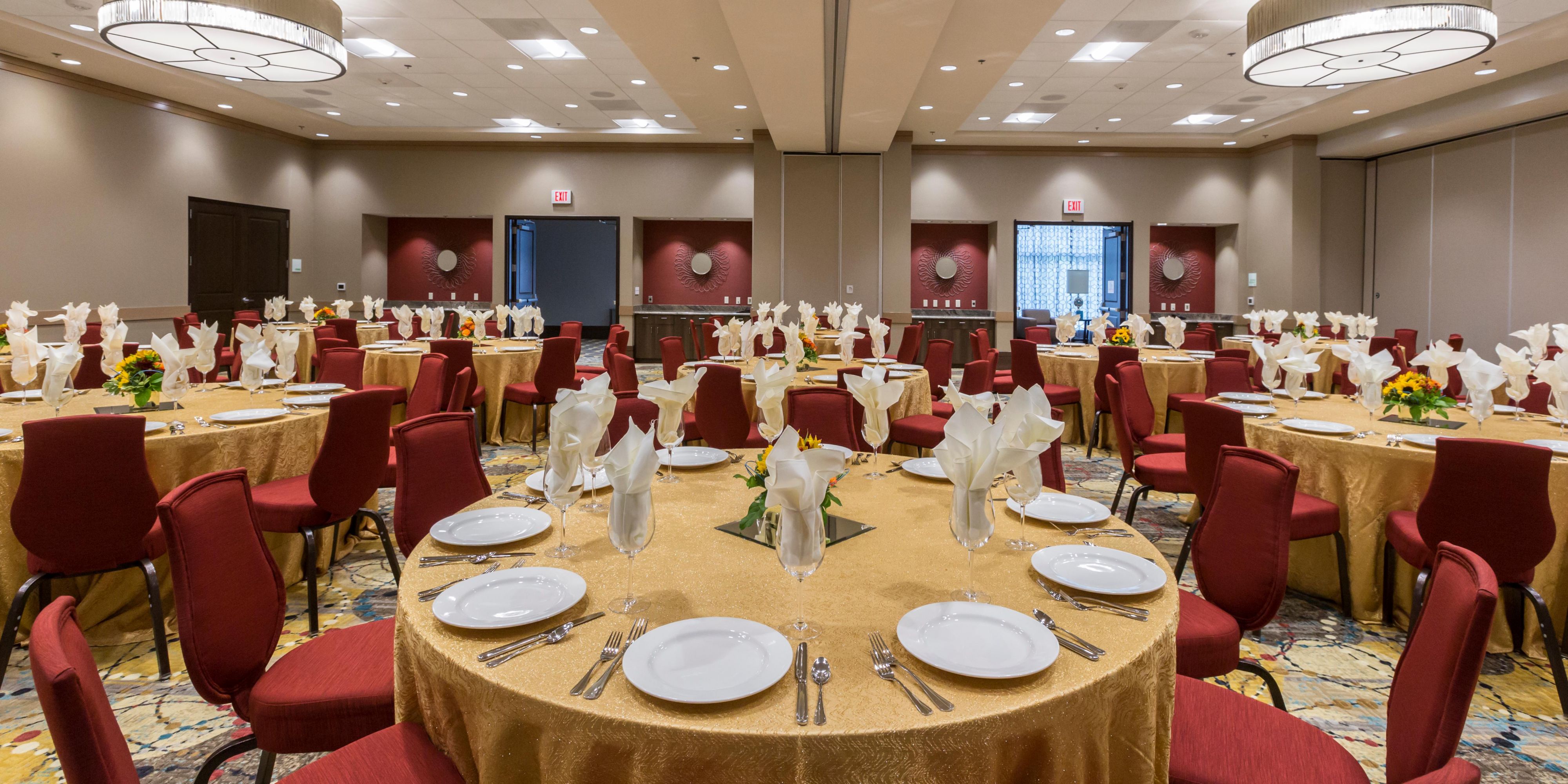 With 7,000 square feet of customizable space, our hotel is the perfect setting for all event types. Our ballroom is the ideal wedding venue for those celebrating their special day in The Woodlands. See your dream wedding come to life with the help of our hotel's Meetings Director and host an unforgettable event your guests will cherish fondly.