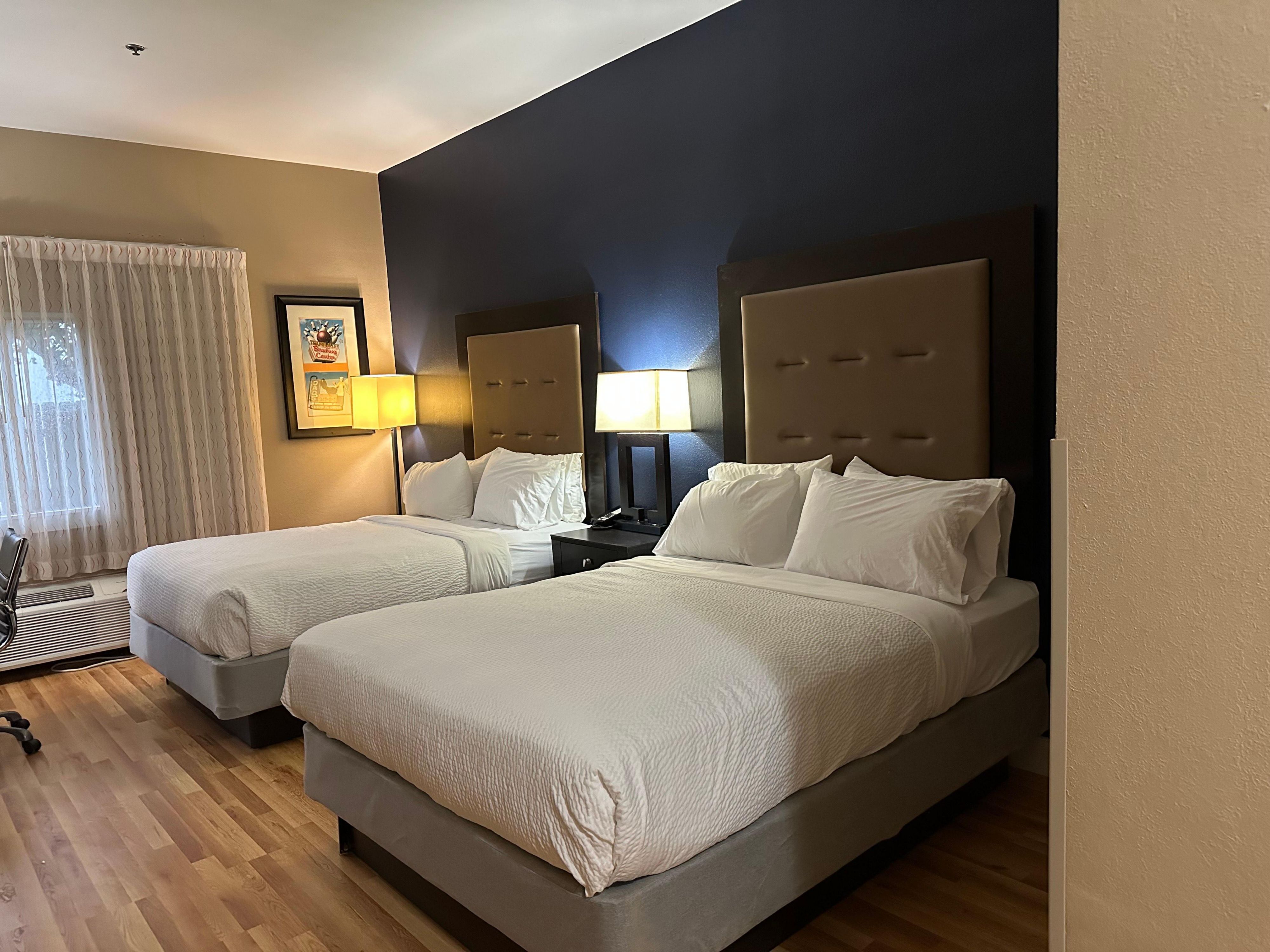 2 Queen Bed on 1st Floor