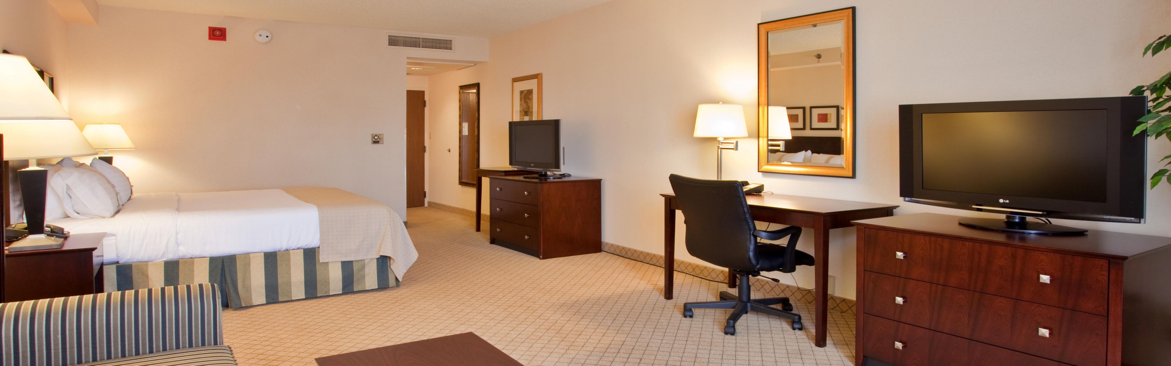 Holiday Inn Hotel Suites Springfield I 44 Room Pictures Amenities
