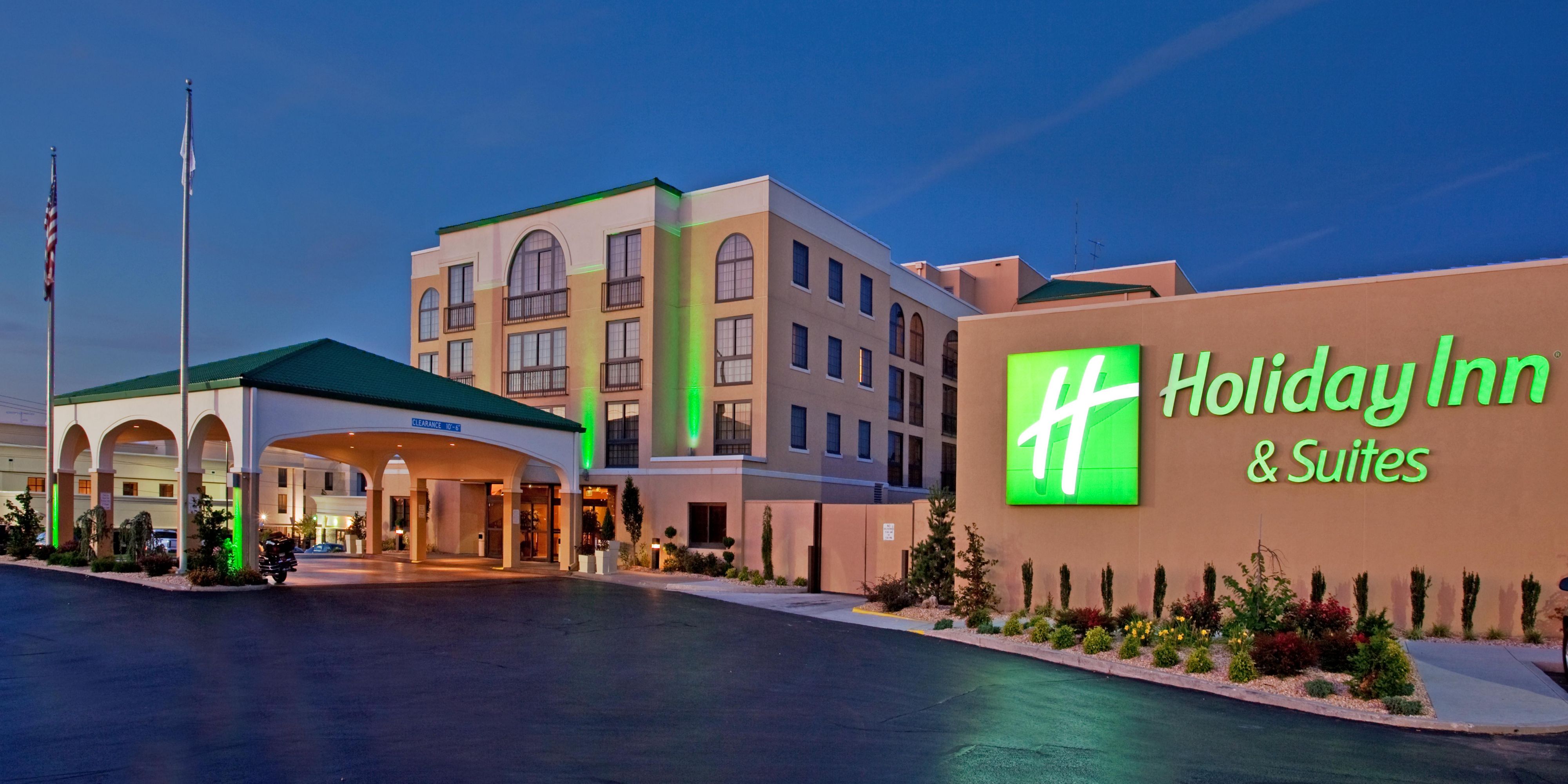 Holiday Inn Hotel And Suites Springfield 4103412703 2x1