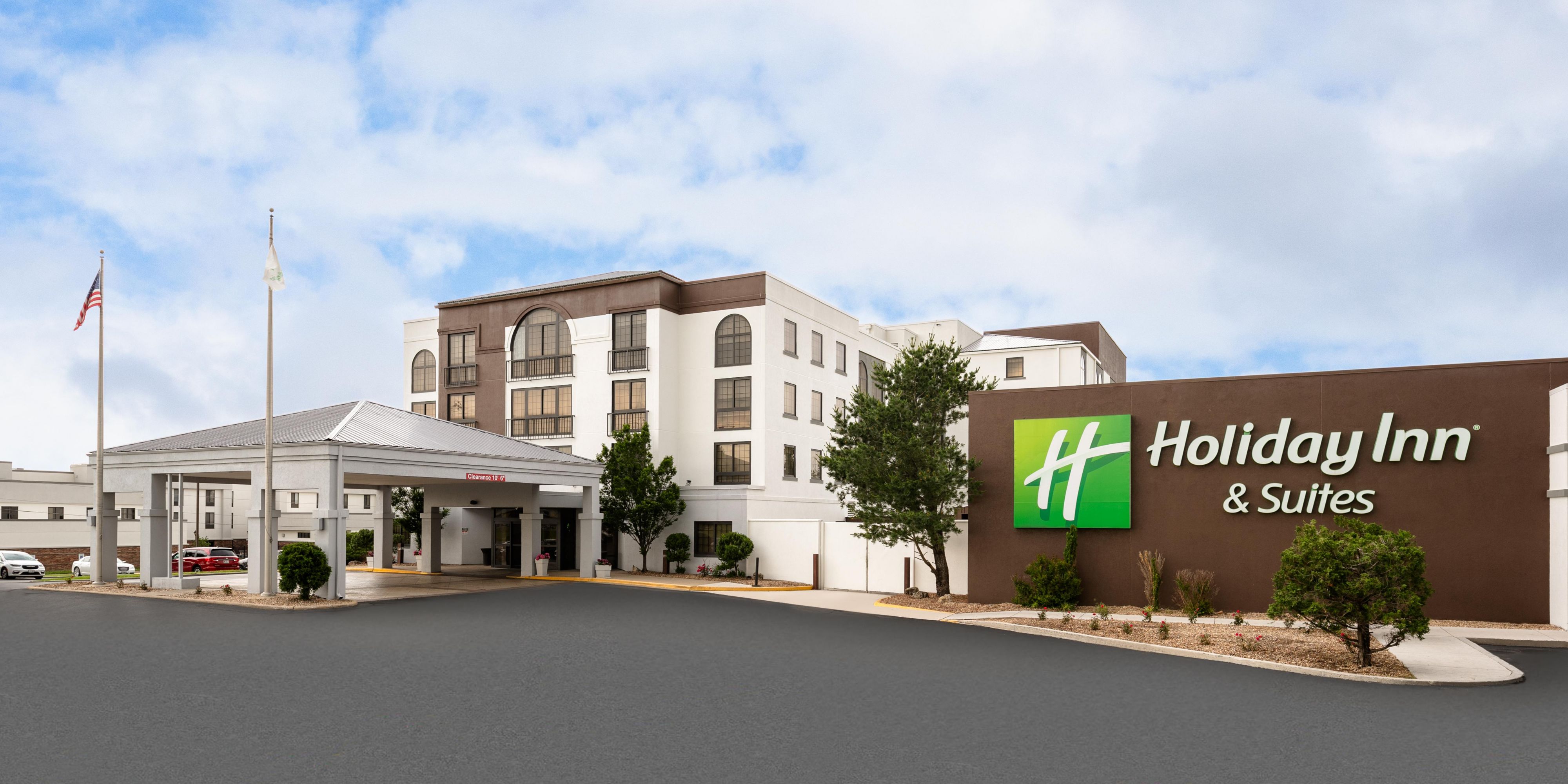 Holiday Inn & Suites Springfield - I-44