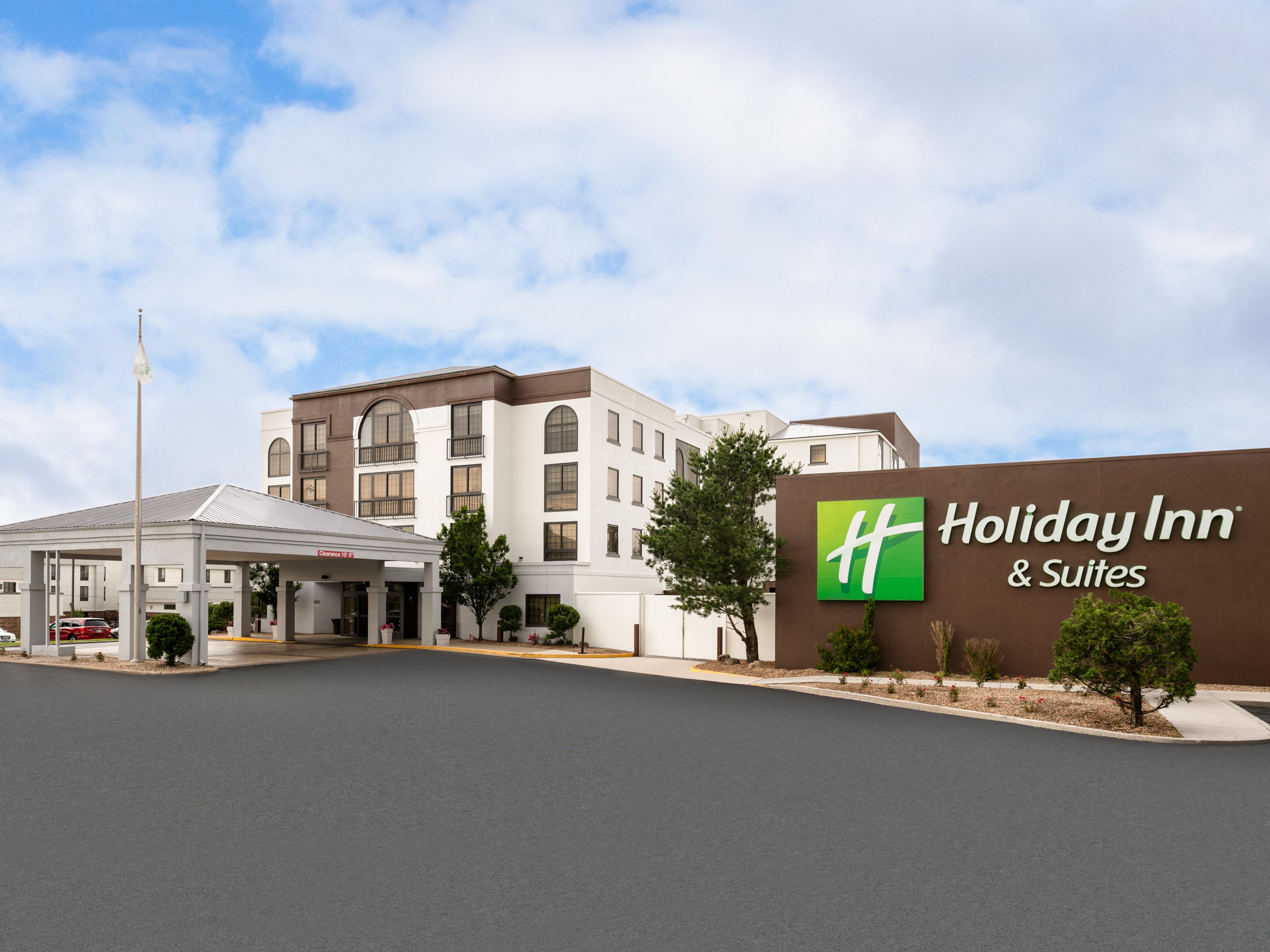 Hotel near Bass Pro Springfield, MO | Holiday Inn & Suites Springfield -  I-44