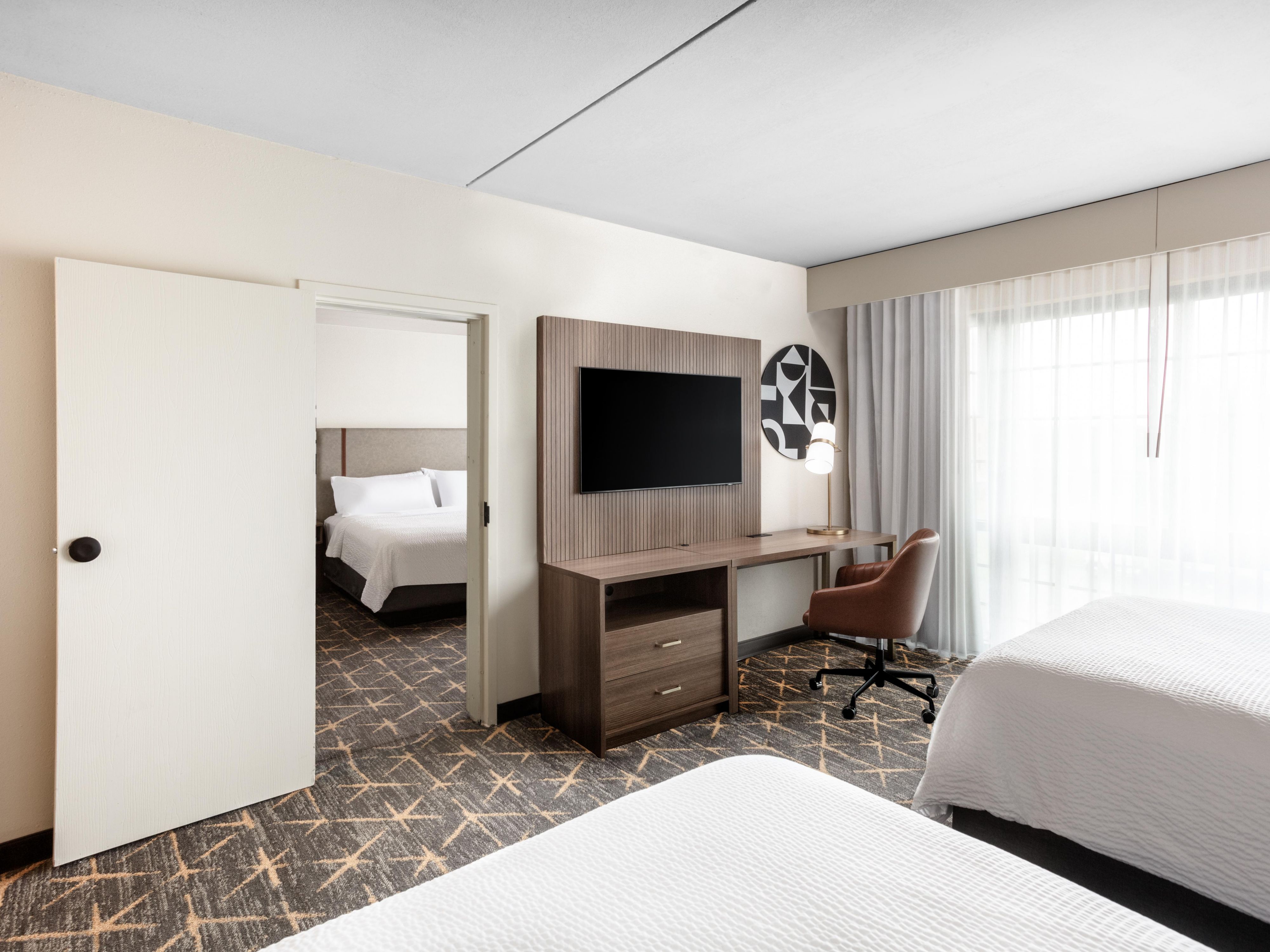 Springfield, MO Accommodations | Holiday Inn & Suites Springfield – I-44