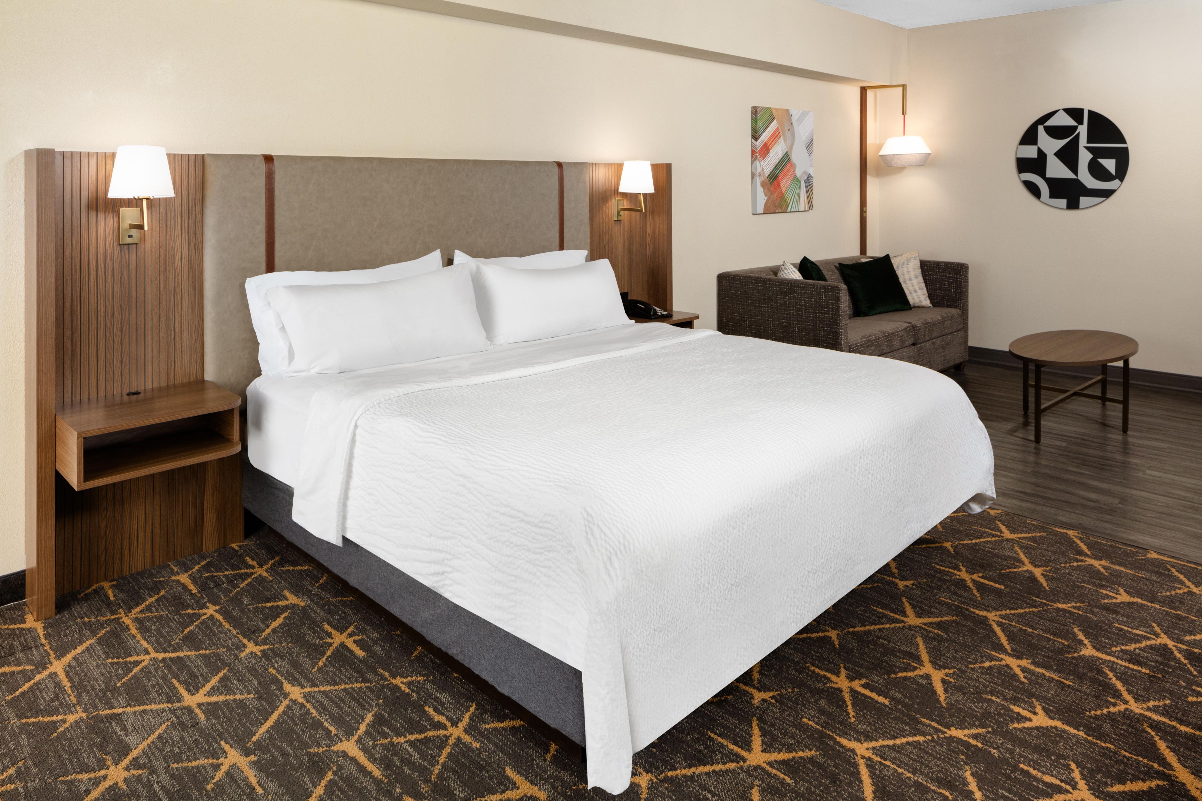 holiday-inn-hotel-and-suites-