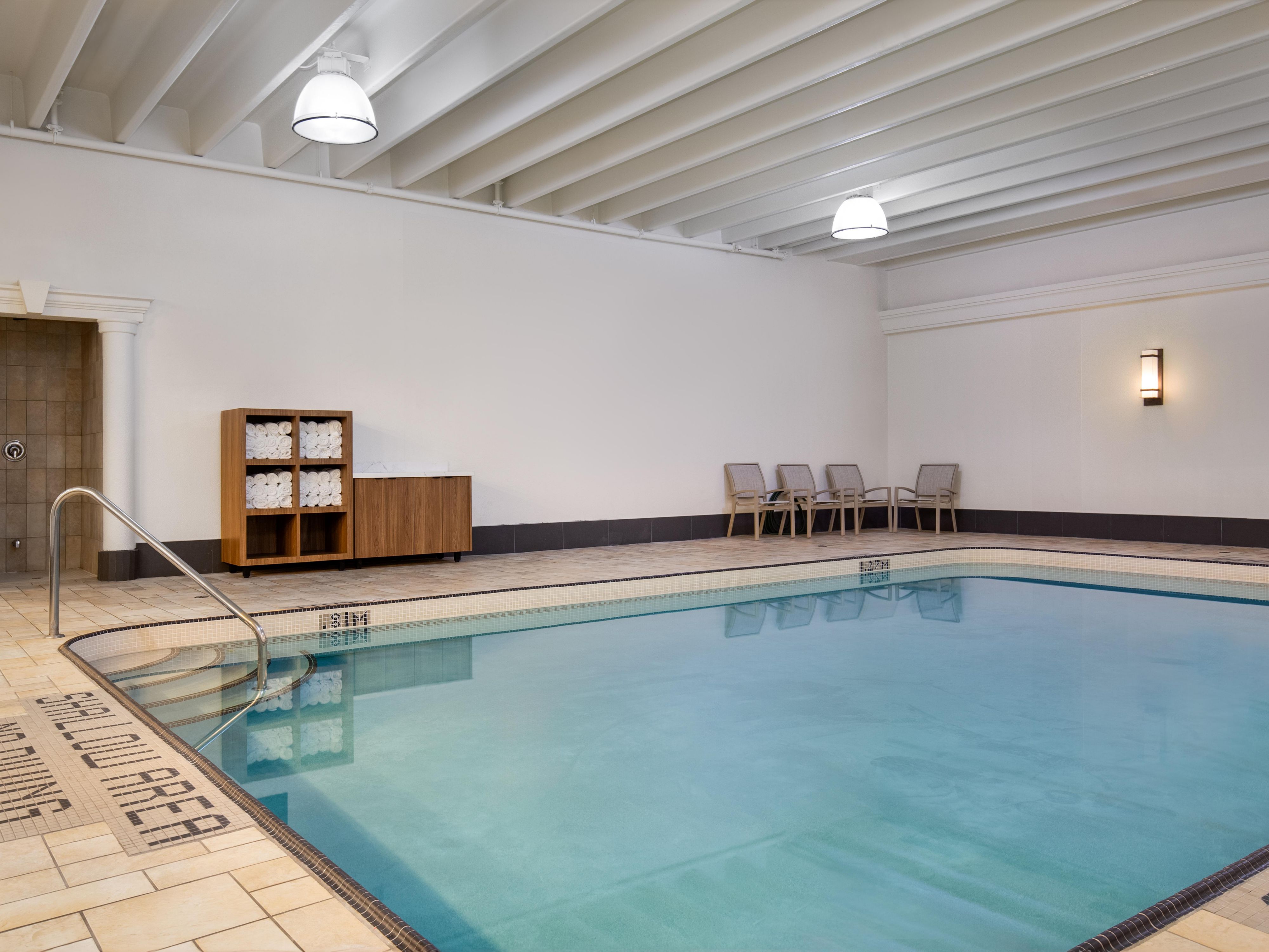 Enjoy our heated indoor saltwater pool, ideal for family fun or quiet relaxation. Open from 7 AM to 10 PM, it’s the perfect spot to start your day with a swim or wind down after exploring Niagara’s sights.