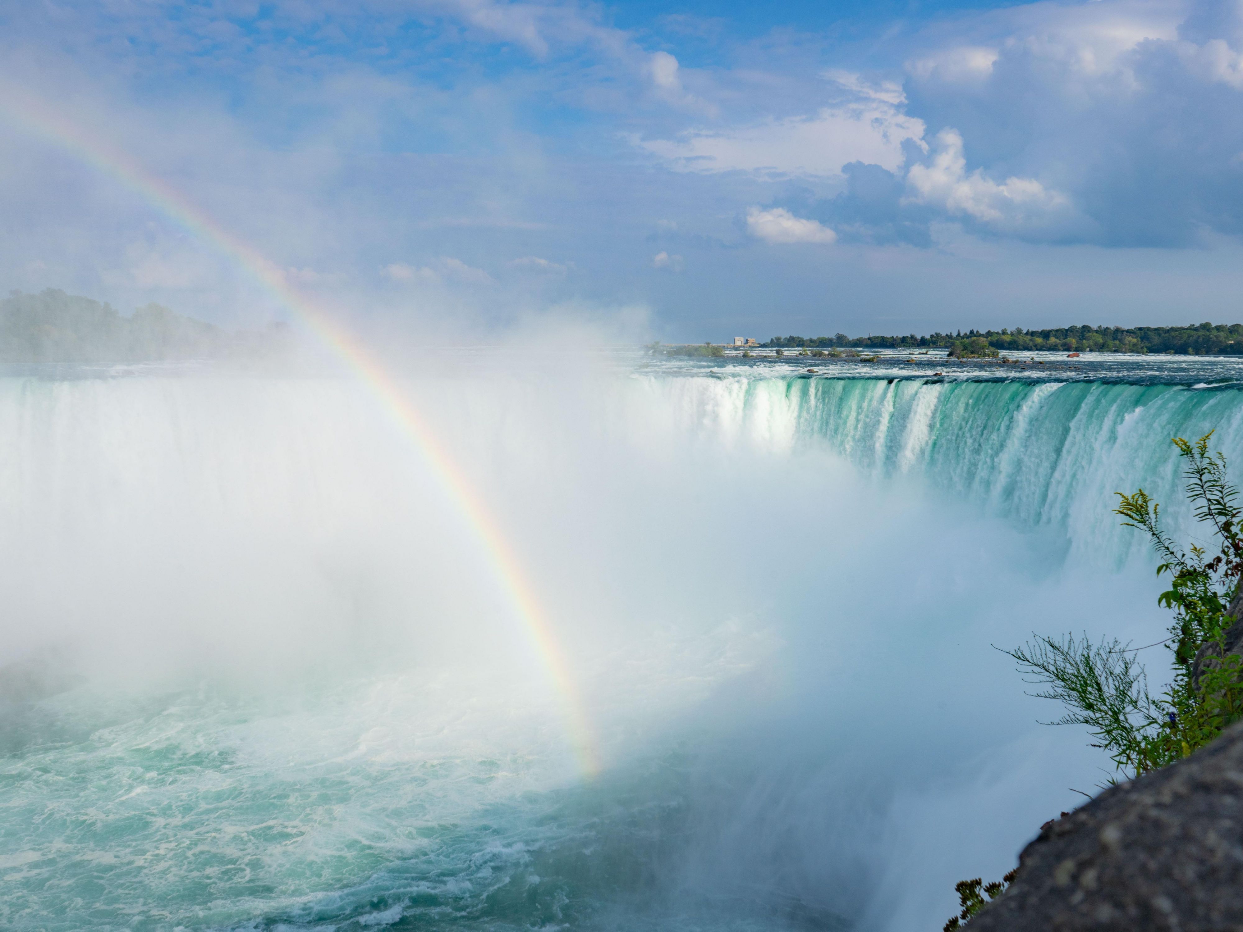 Our hotel is just a 15-minute drive from the stunning Niagara Falls, making it the perfect base for your adventure. Enjoy easy access to this natural wonder while relaxing in our comfortable accommodations. Experience the best of both worlds—explore the breathtaking beauty of Niagara Falls and return to the comfort of our hotel.