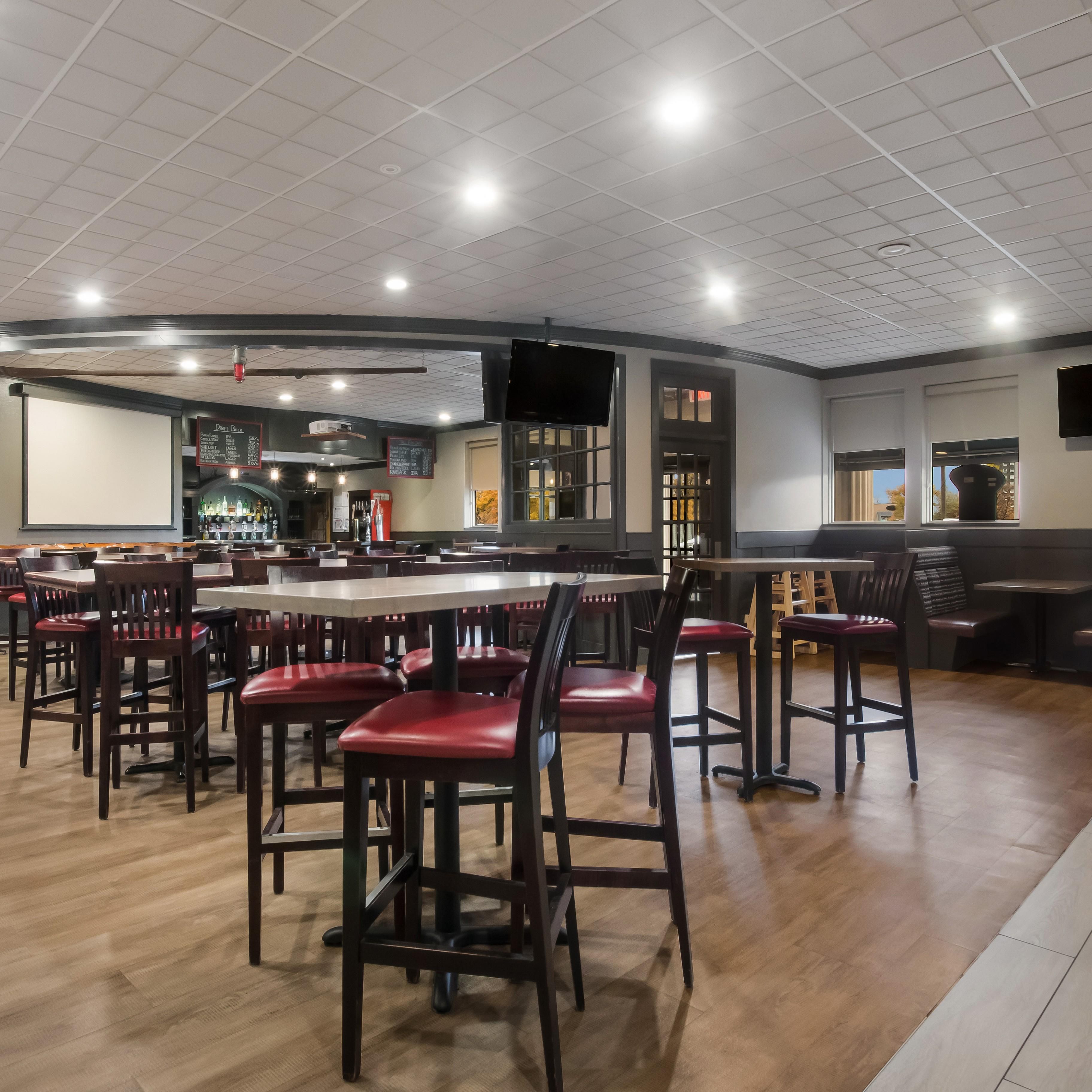 <span class="notranslate">Wrigley's Sports Bar &amp; Lounge</span>