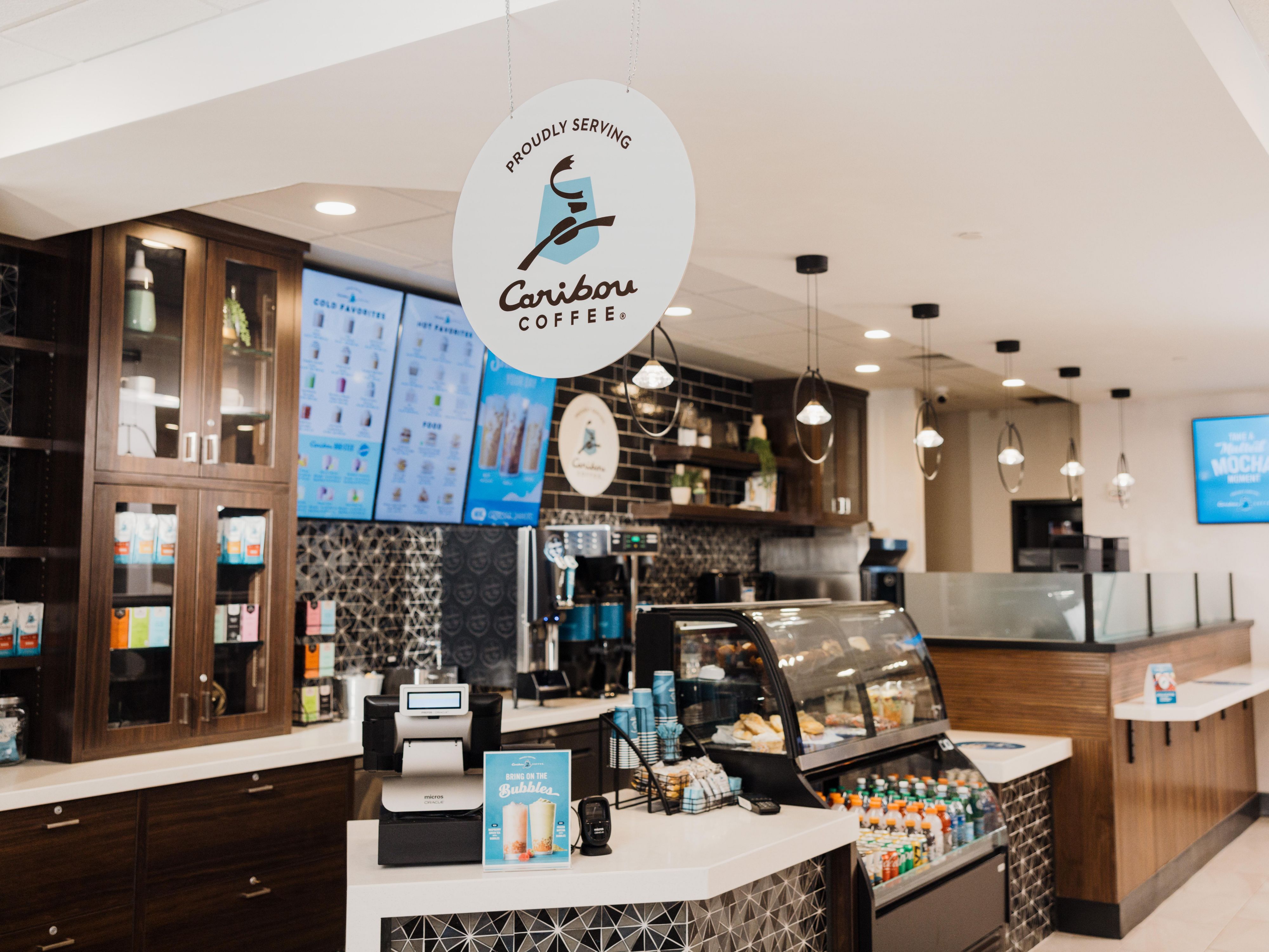 La vita è breve, resta sveglio. L' Holiday Inn & Suites St. Cloud serve orgogliosamente caffè Caribou in loco. 