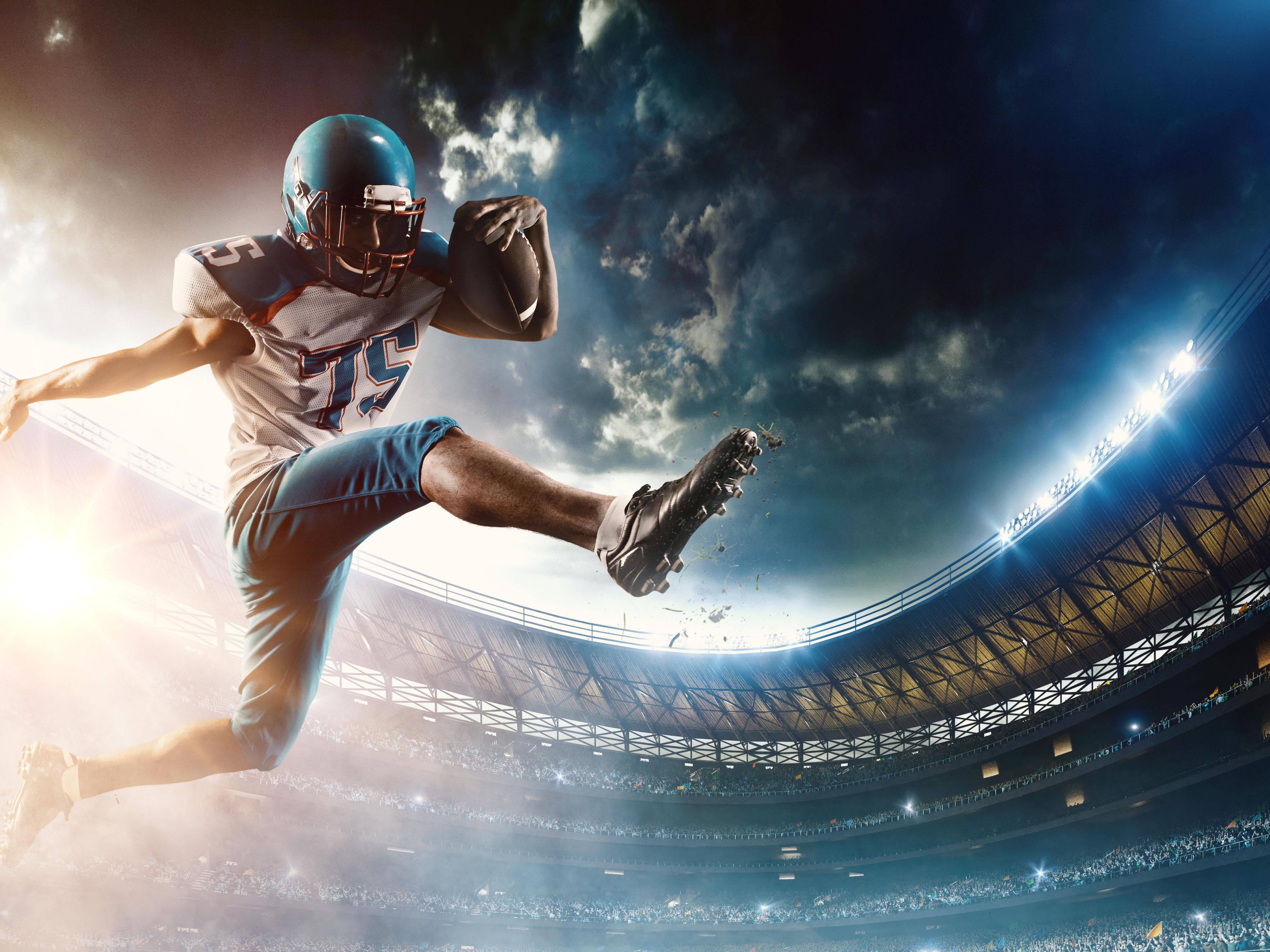 Game day is back, Detroit! The new football season is here, and the excitement is building. Don't miss a minute of the action—book your stay at Holiday Inn & Suites Detroit - Troy. You'll be close to the stadium and all the buzz, so you can cheer on your team. Get your spot locked in now before they're gone!