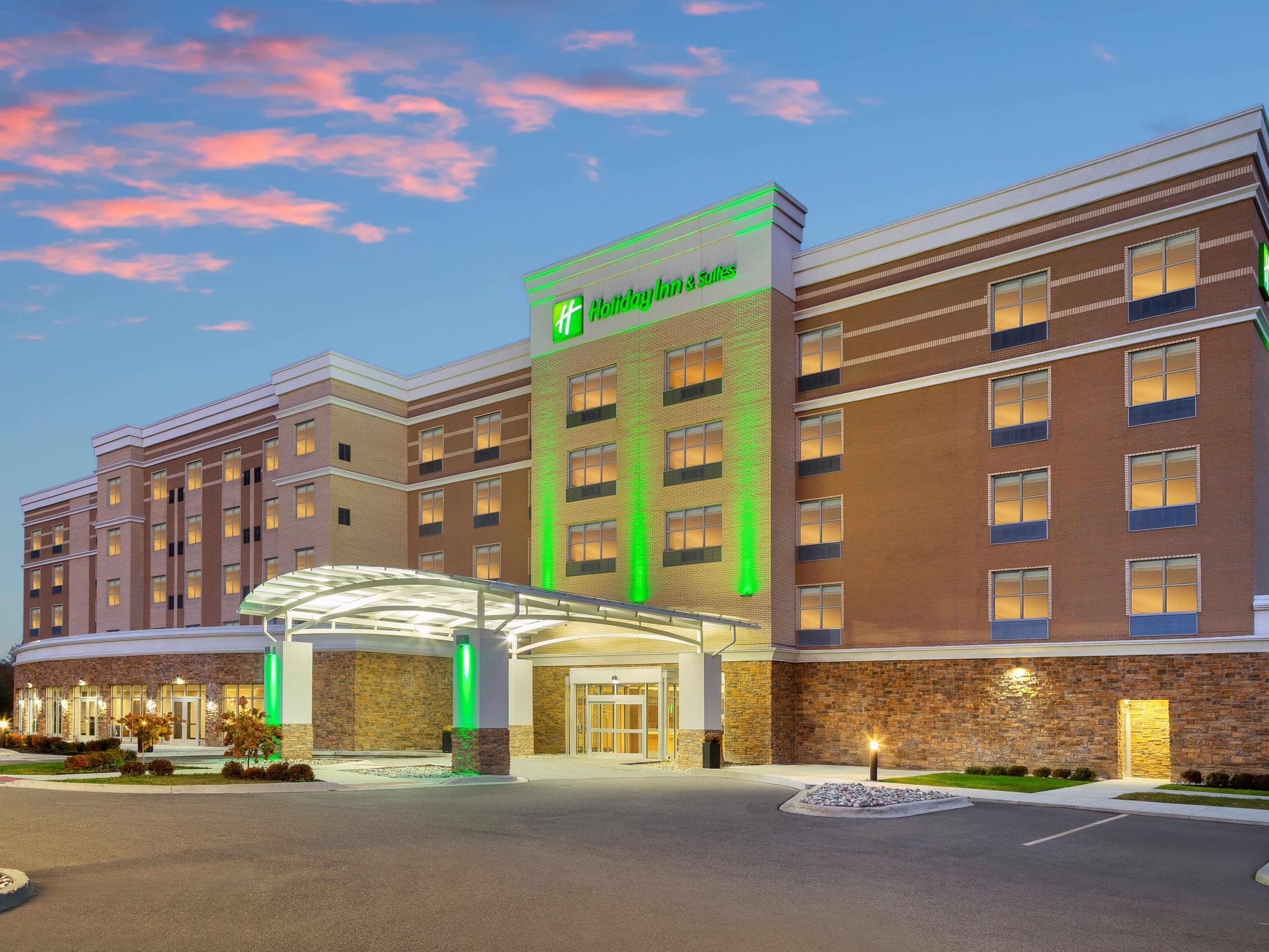 Our Troy, MI hotel welcomes you any time of day.
