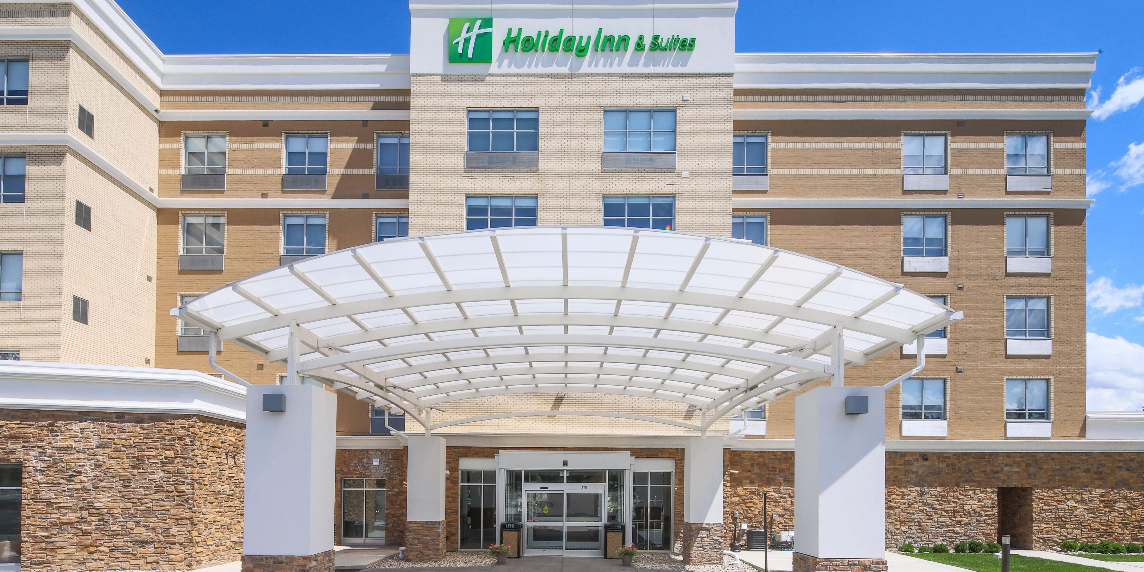 Troy Hotels near Detroit Zoo  Holiday Inn Express & Suites