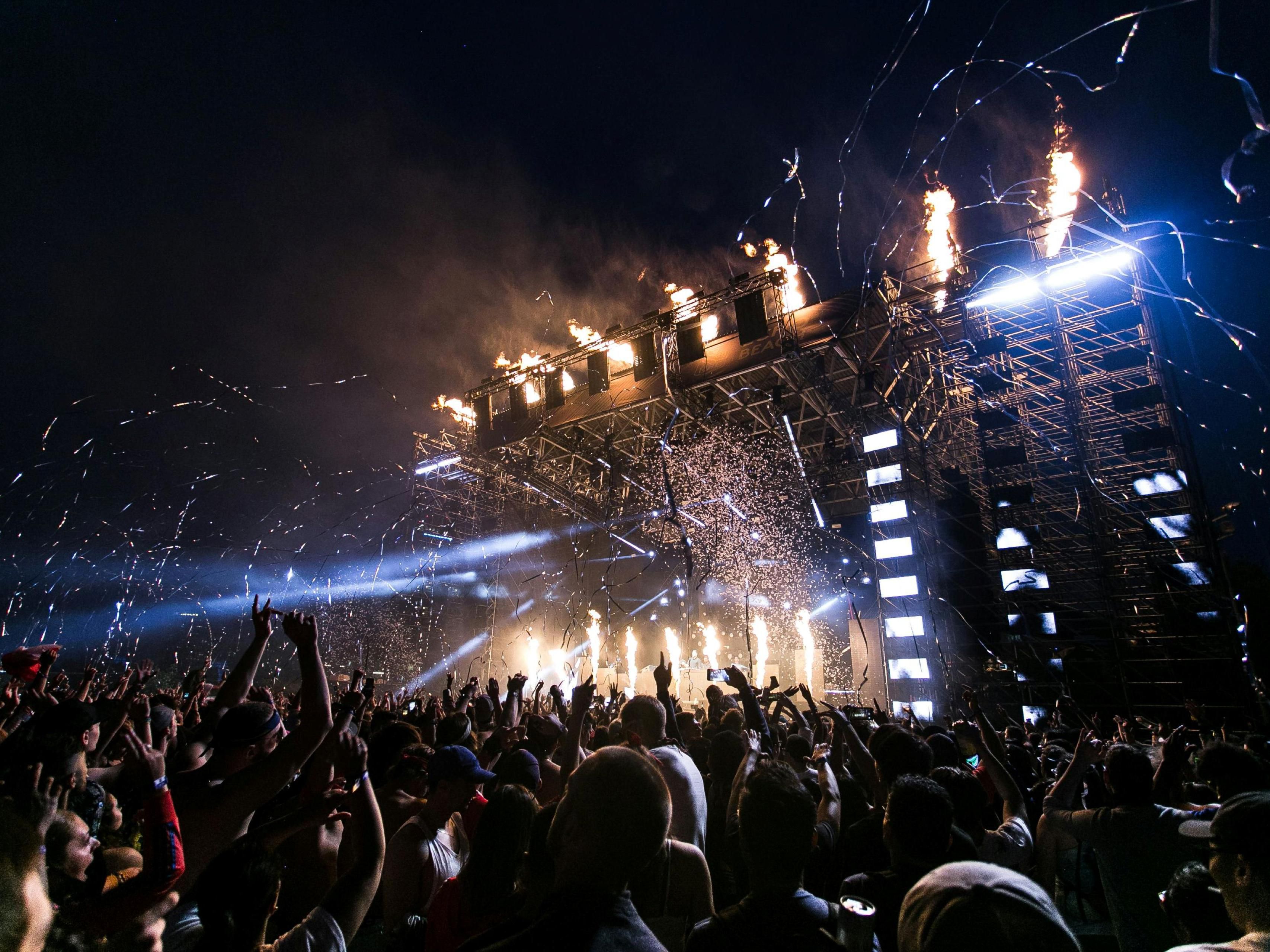 Taking in a concert or event while visiting? We are just minutes from major events, live music, and local dining. 