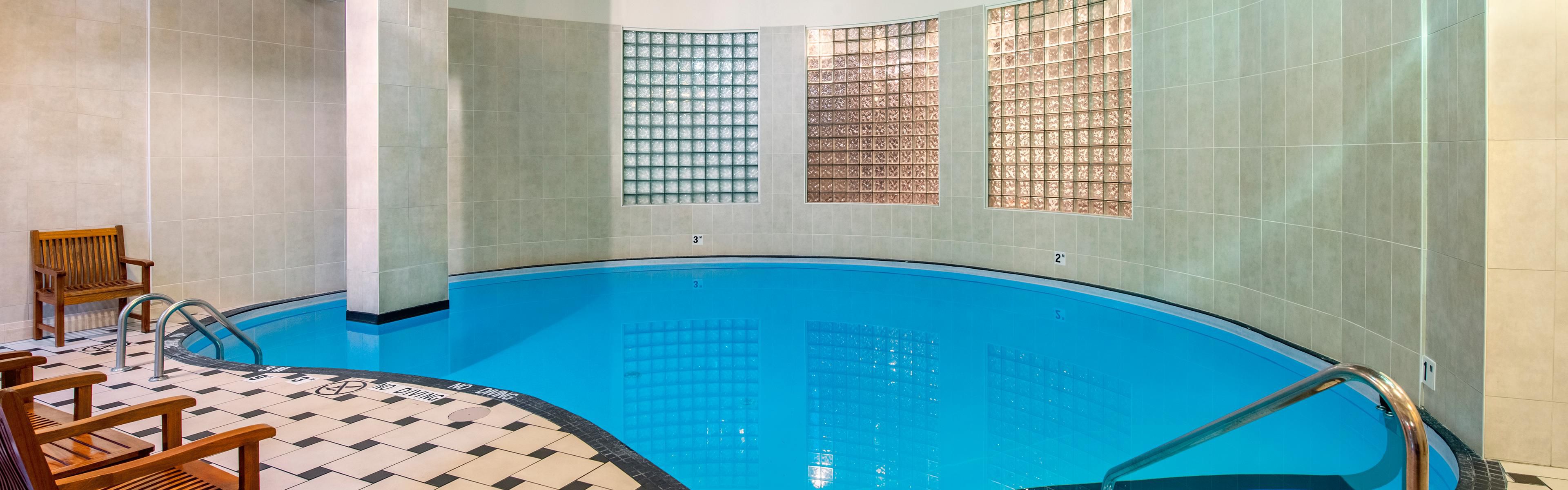 Holiday Inn Vancouver Hotels Holiday Inn Hotel Suites Vancouver Downtown Amenities
