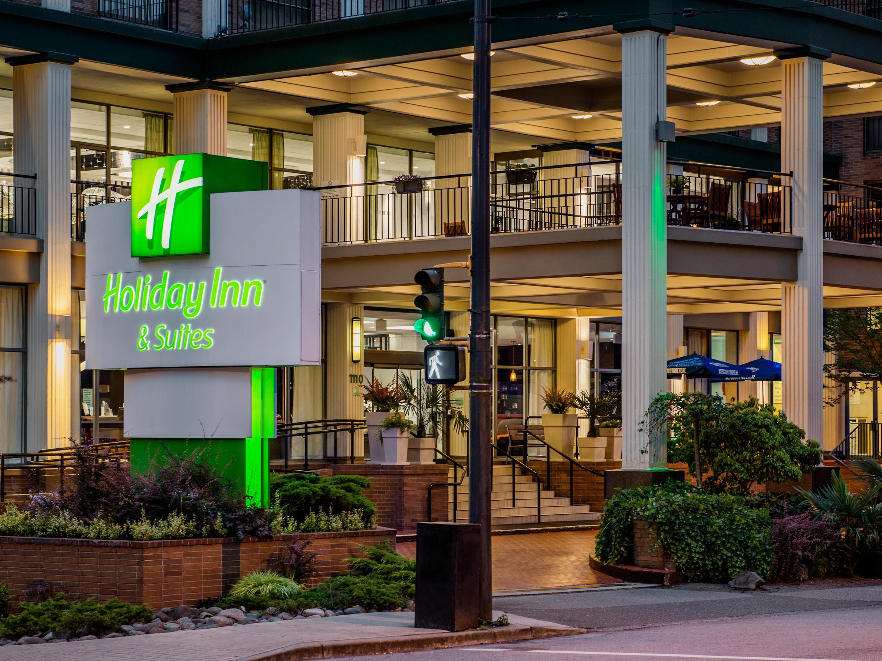 In the heart of Vancouver we are conveniently located in the downtown entertainment district. Countless restaurants, music venues, galleries are around us.  We are within walking distance of BC Place and Rogers Arena, so if you are in town to catch that concert or game, it makes sense to stay with us.