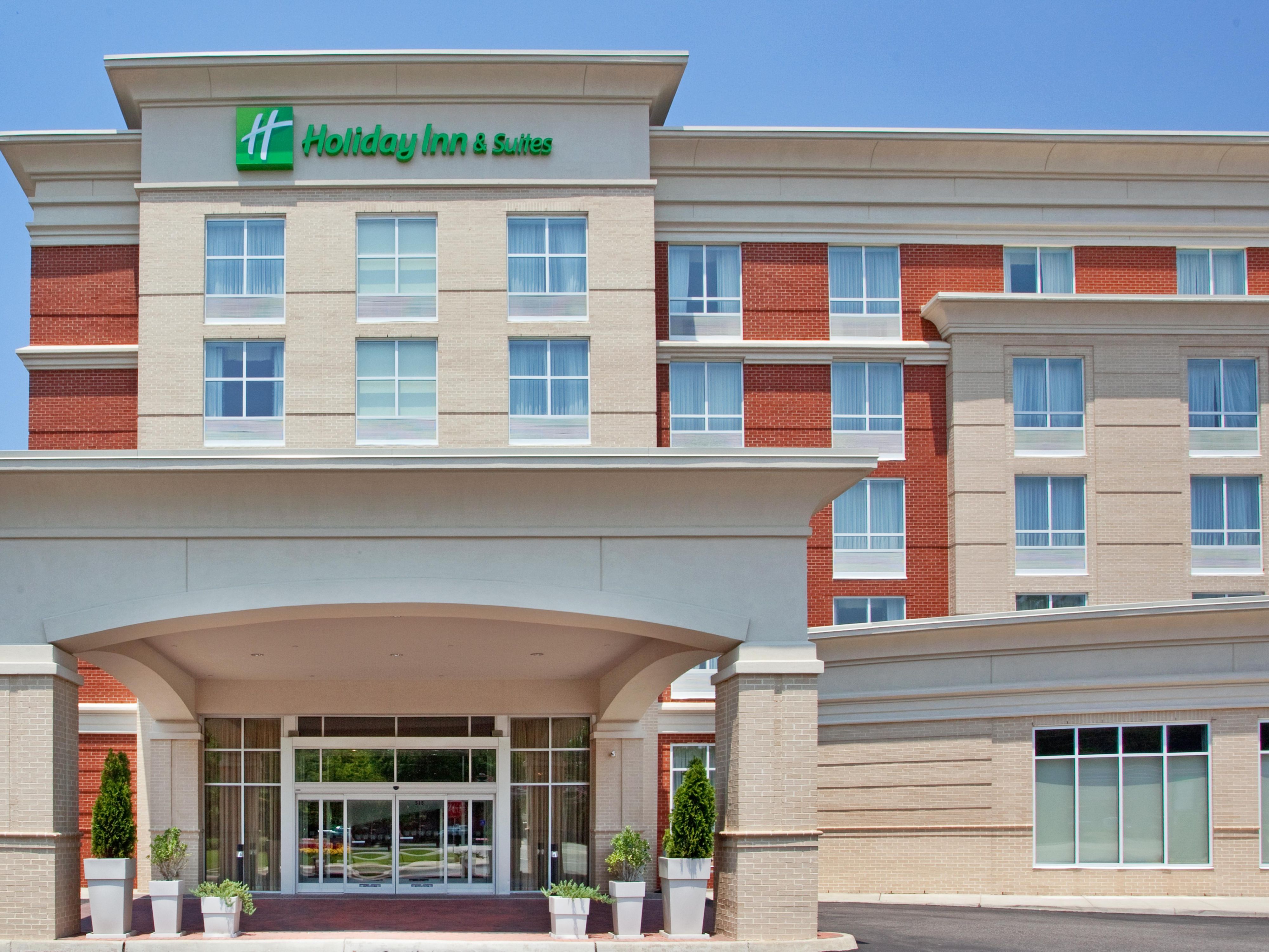 The Mutiple Award Winning Holiday Inn & Suites Historic Gateway