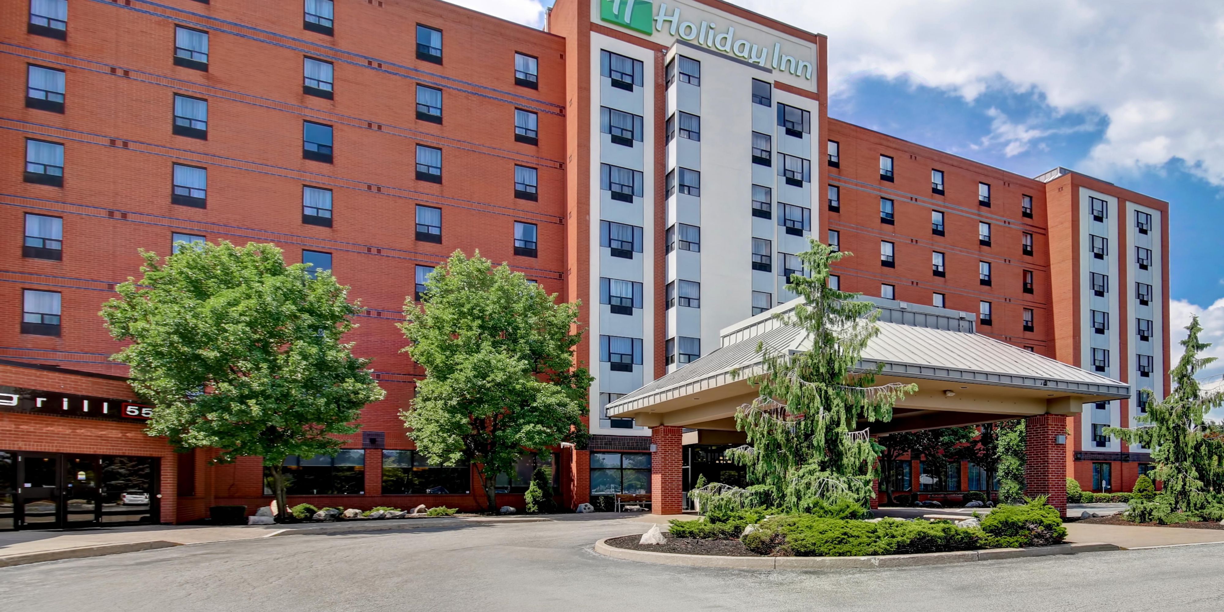 Holiday Inn & Suites Windsor (Jembatan Duta Besar)
