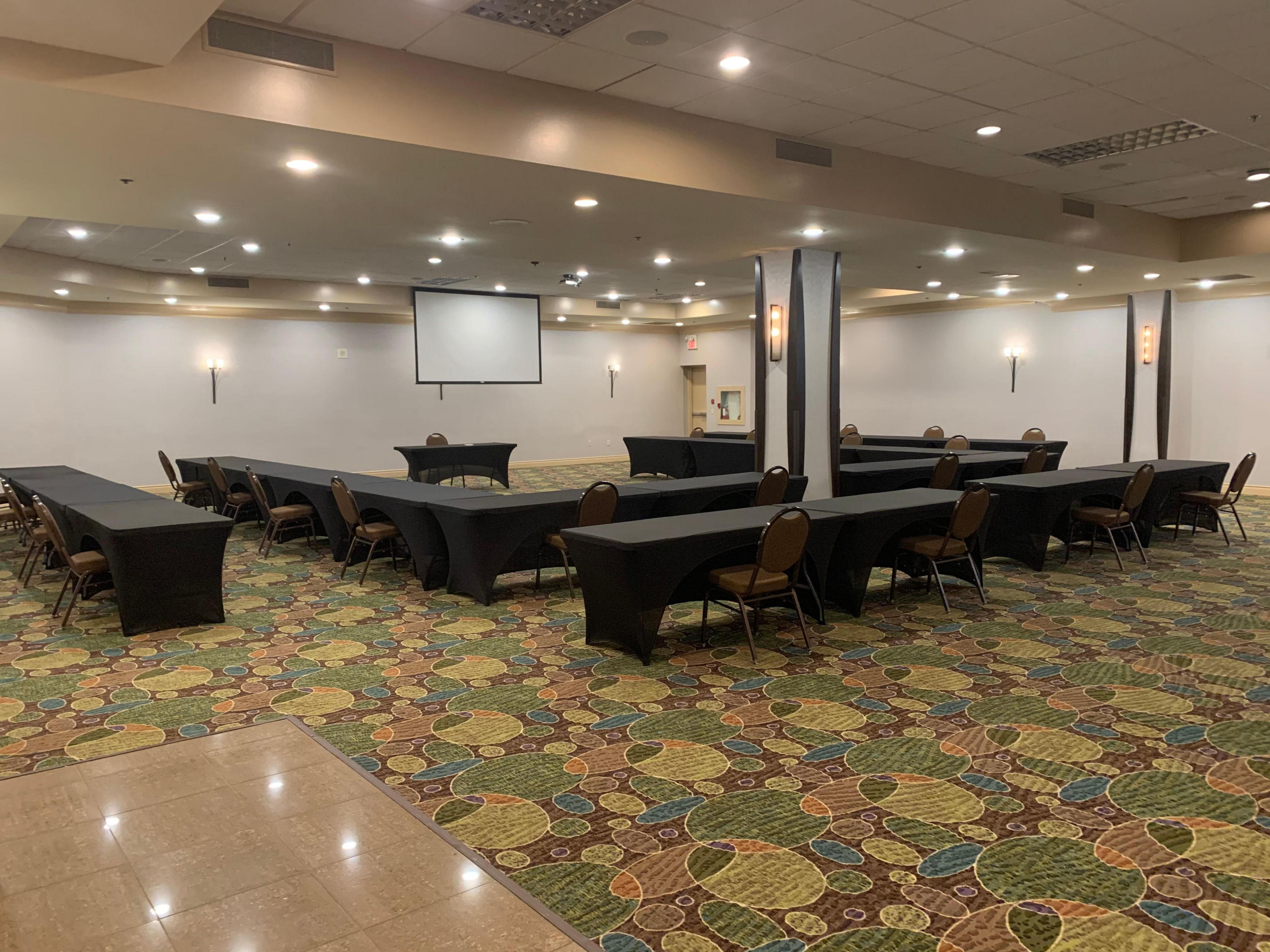 Meet with Confidence at The Holiday Inn & Suites Ambassador Bridge, as we offer ample options to host your meetings, while keeping the Health and Safety of your delegates top of mind.  Contact us for more details at 519-966-3274